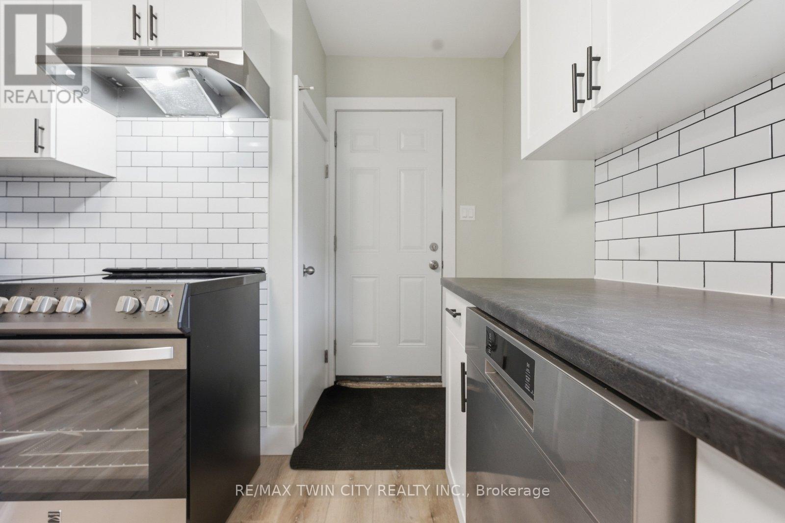 249 CLARENCE STREET - 14