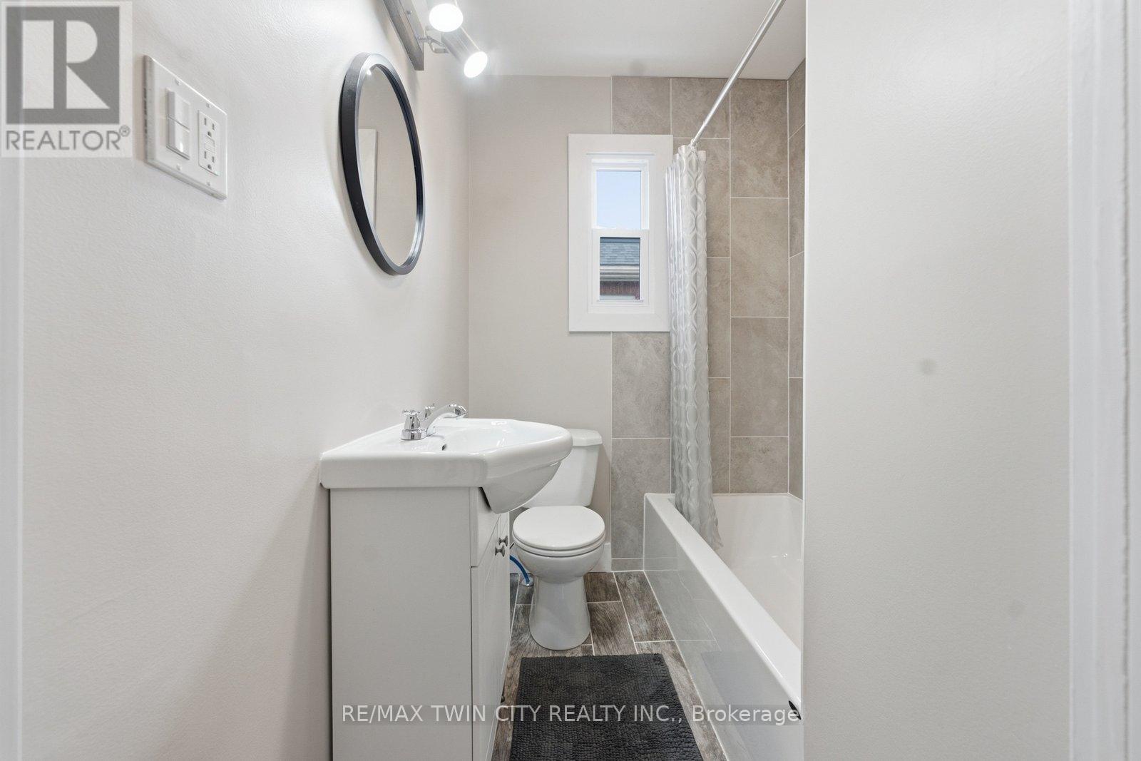 249 CLARENCE STREET - 22