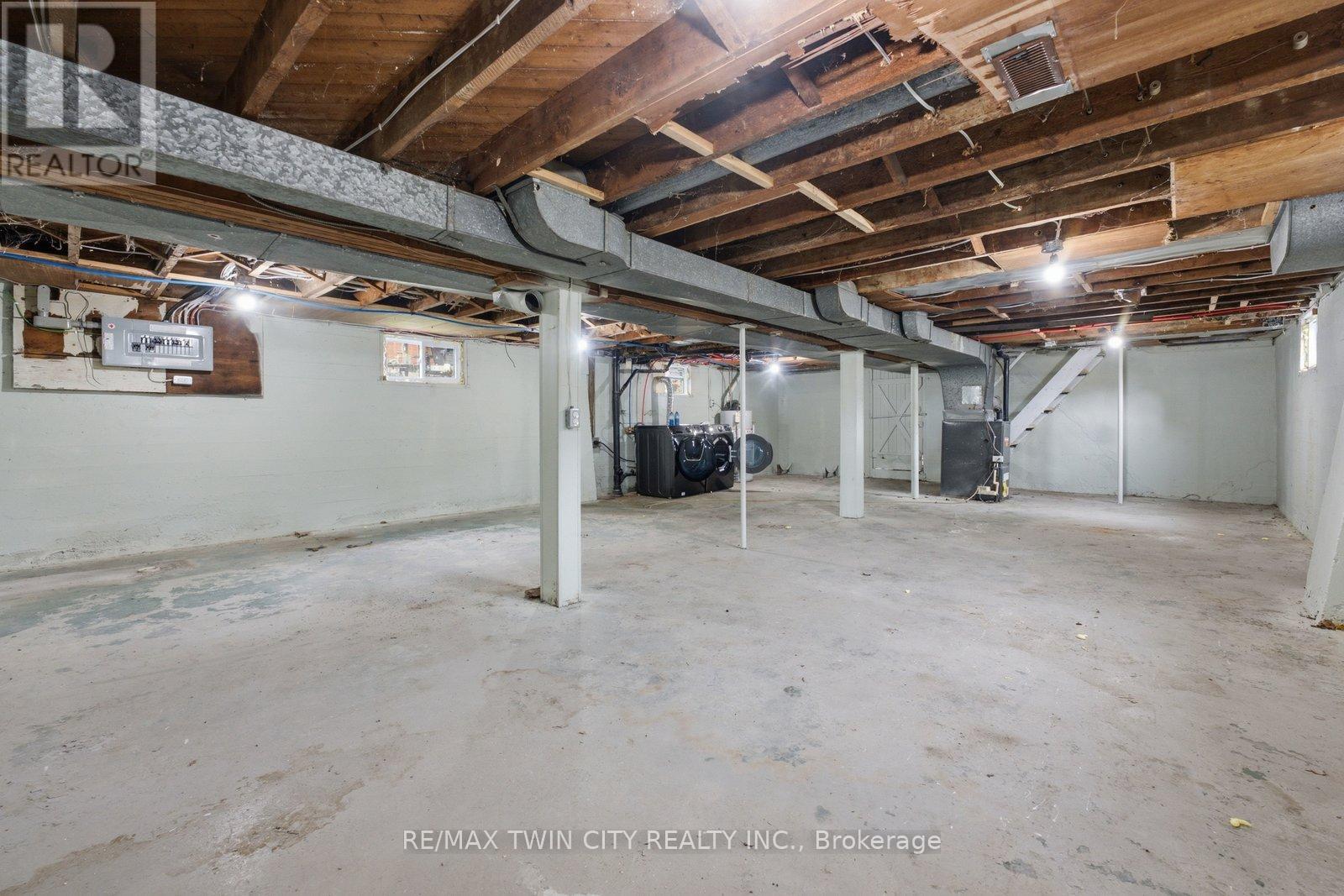 249 CLARENCE STREET - 24