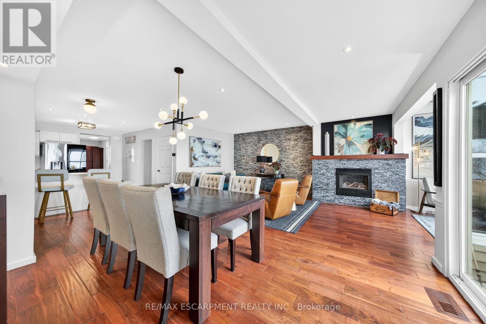 108 LAKESIDE DRIVE - 14