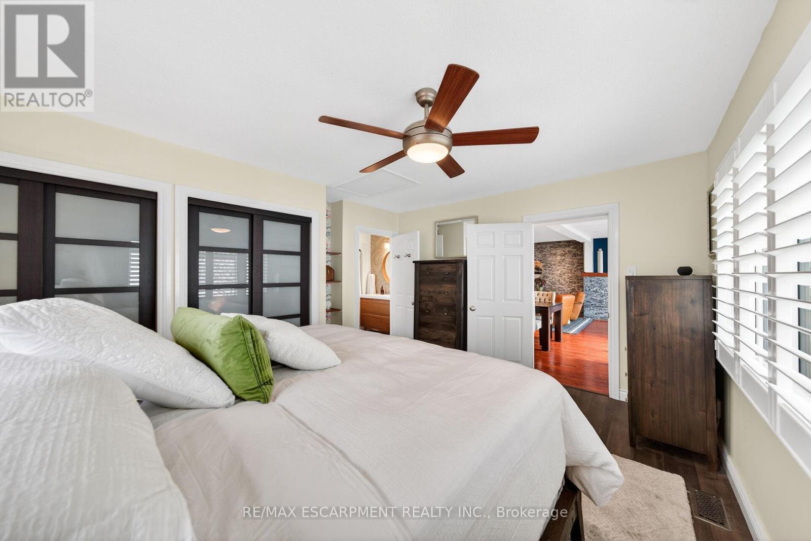 108 LAKESIDE DRIVE - 21