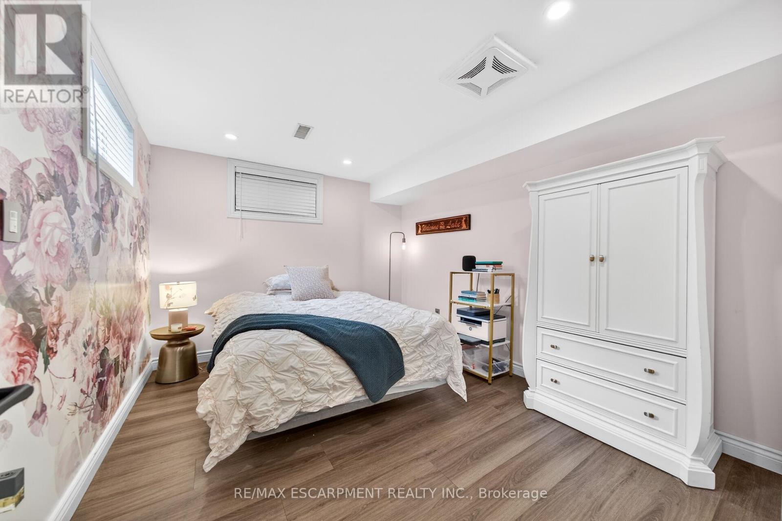 108 LAKESIDE DRIVE - 26