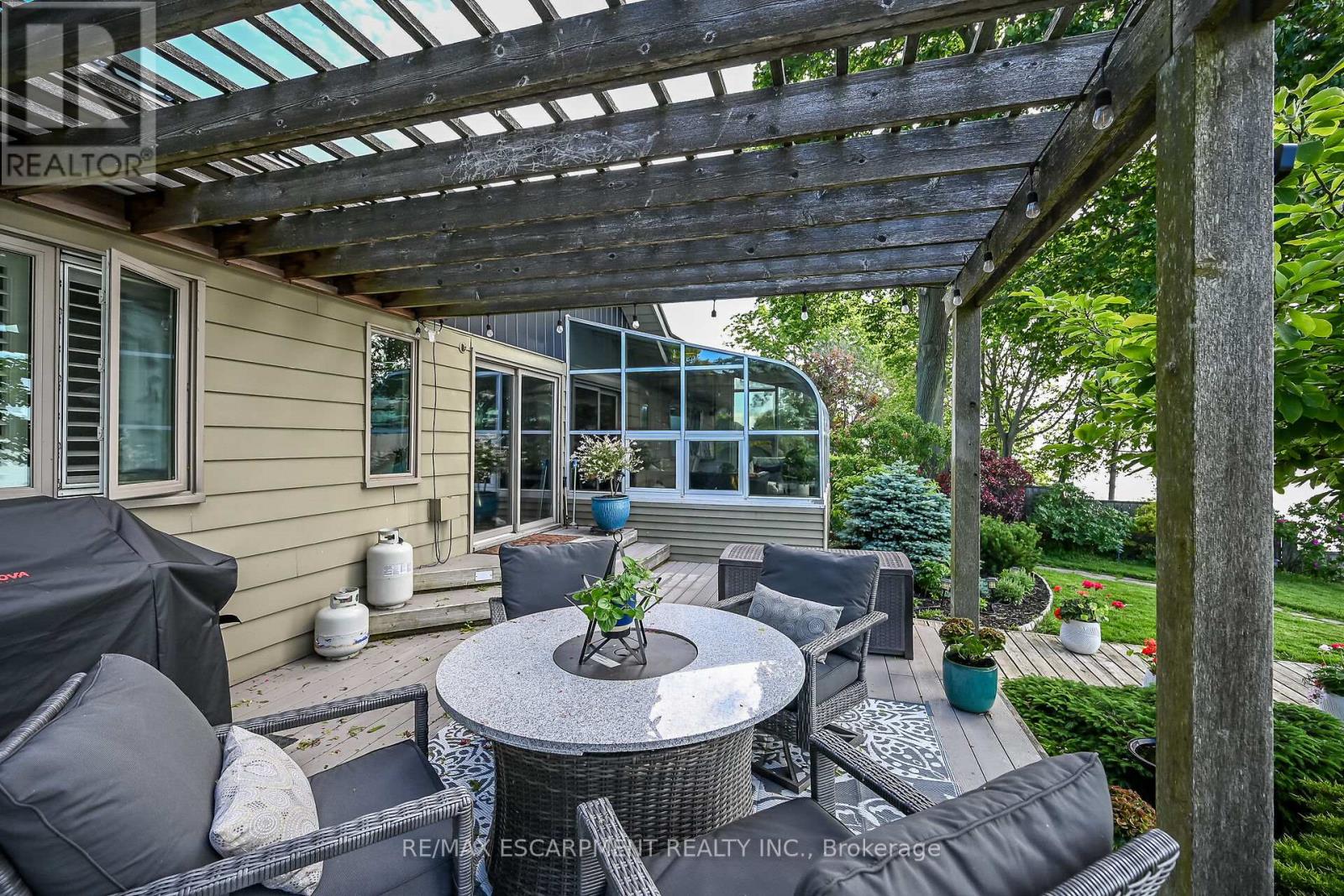 108 LAKESIDE DRIVE - 31