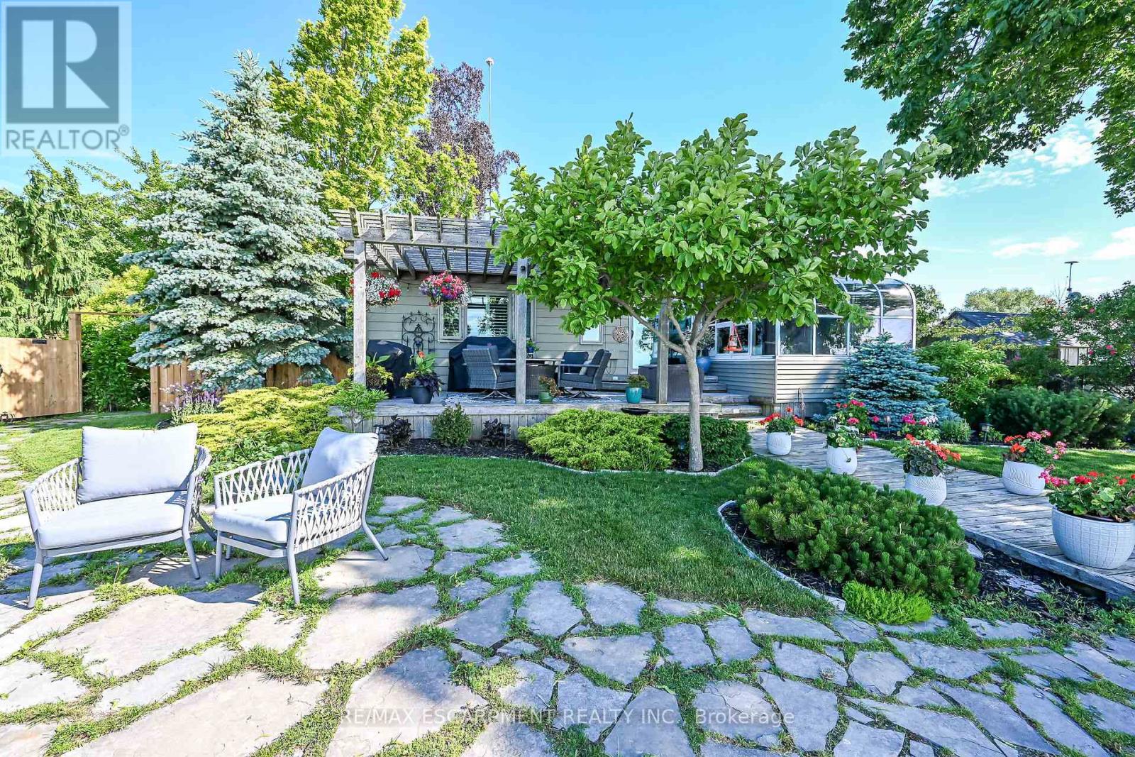 108 LAKESIDE DRIVE - 34