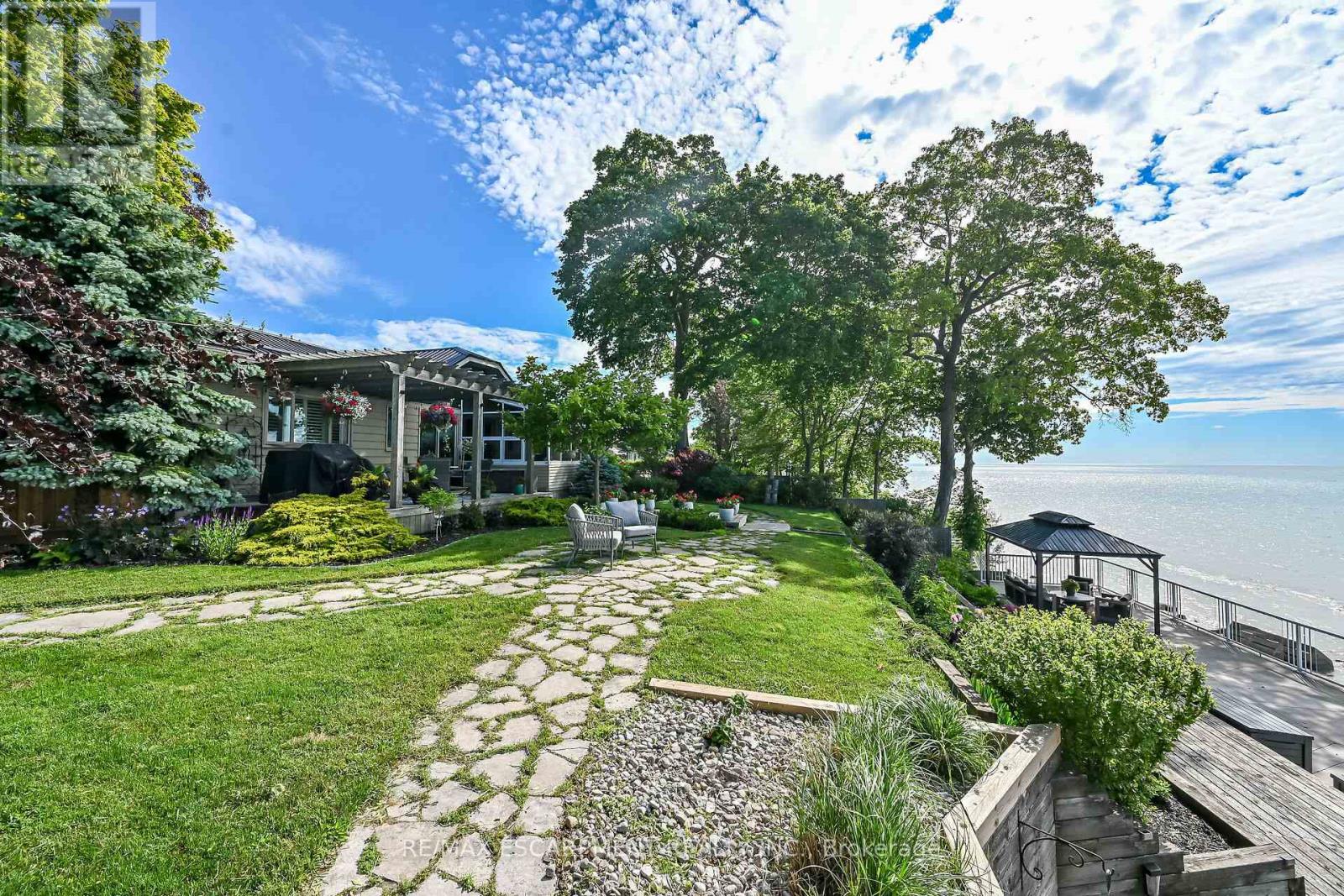 108 LAKESIDE DRIVE - 35