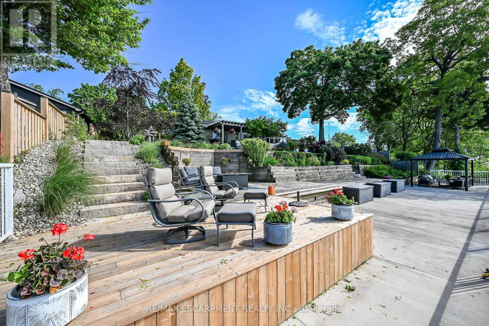 108 LAKESIDE DRIVE - 39