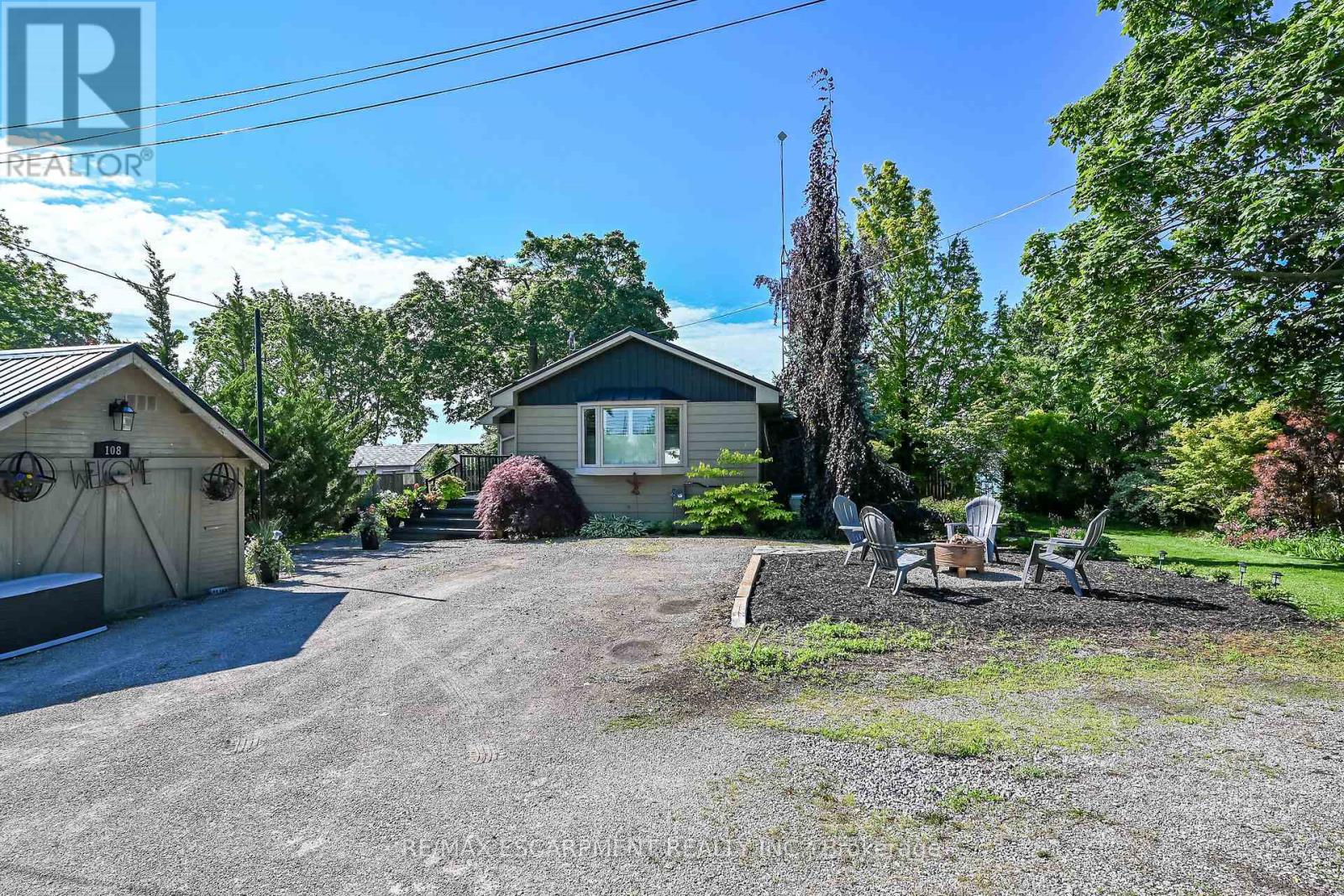 108 LAKESIDE DRIVE - 4