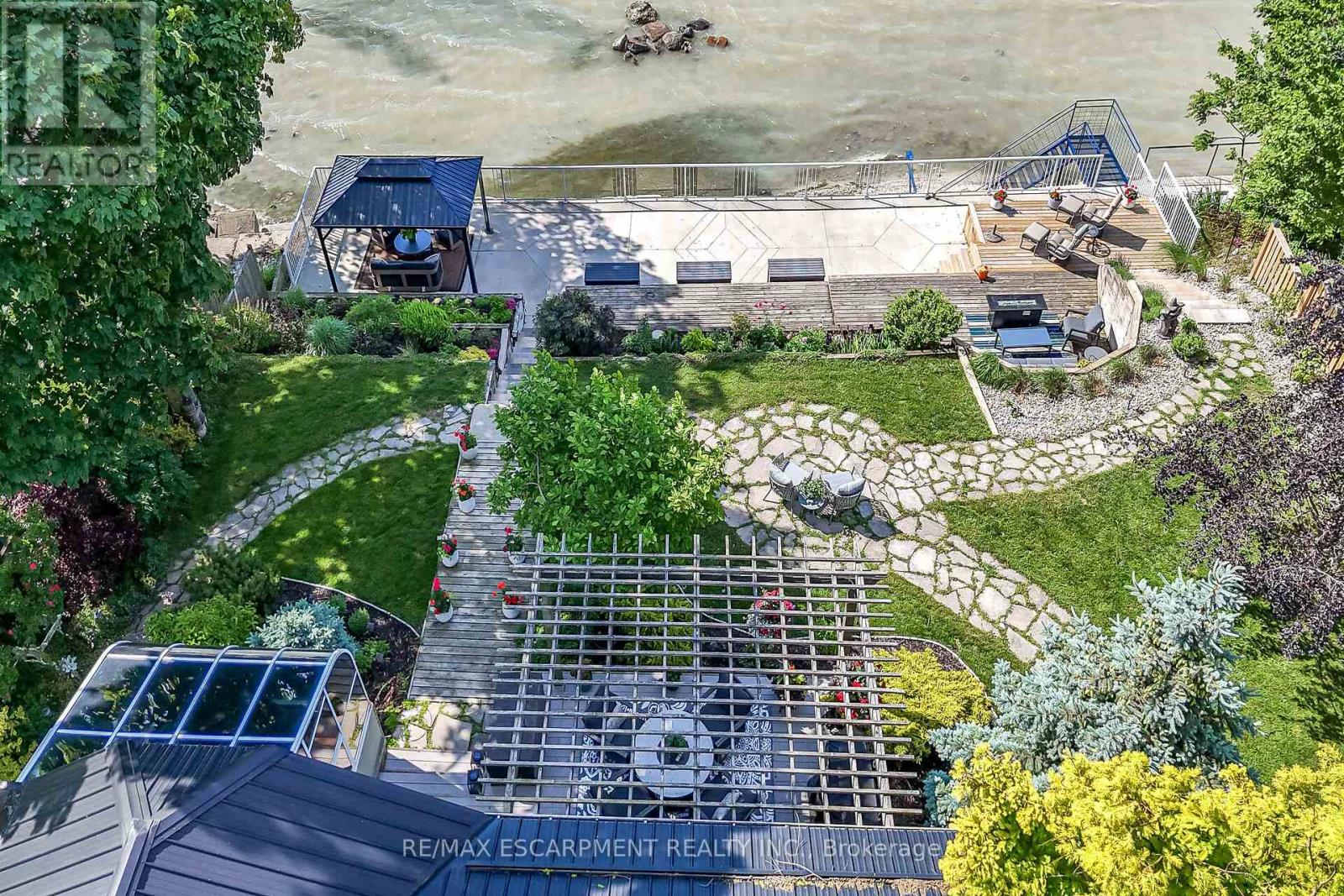 108 LAKESIDE DRIVE - 44