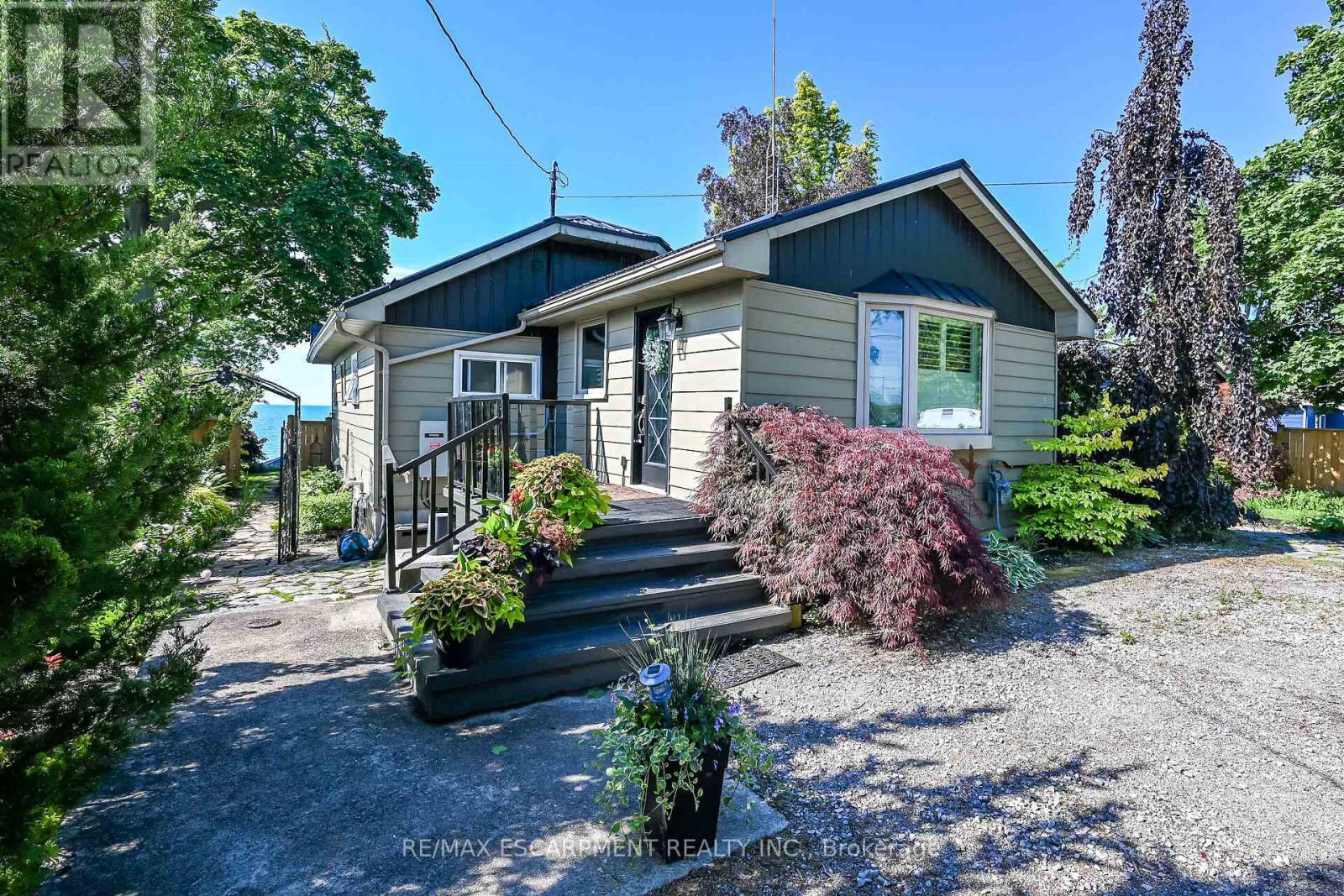 108 LAKESIDE DRIVE - 6