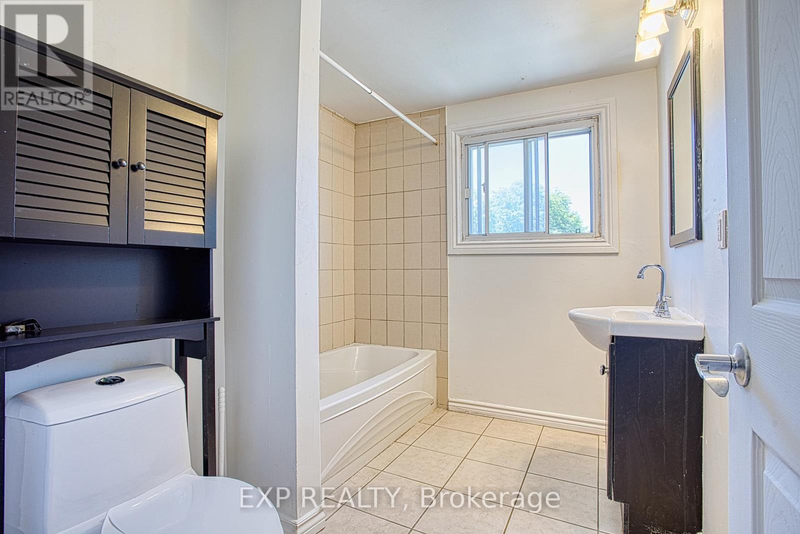 #85 75 BERKINDALE DRIVE - 18