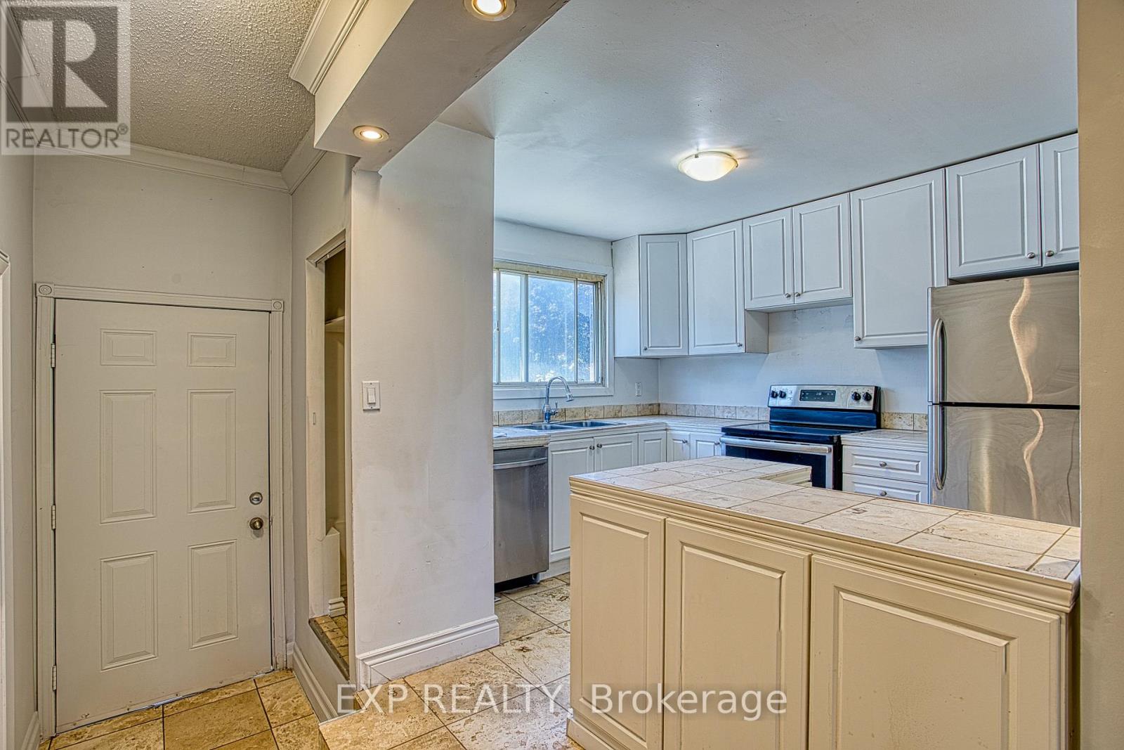 #85 75 BERKINDALE DRIVE - 5