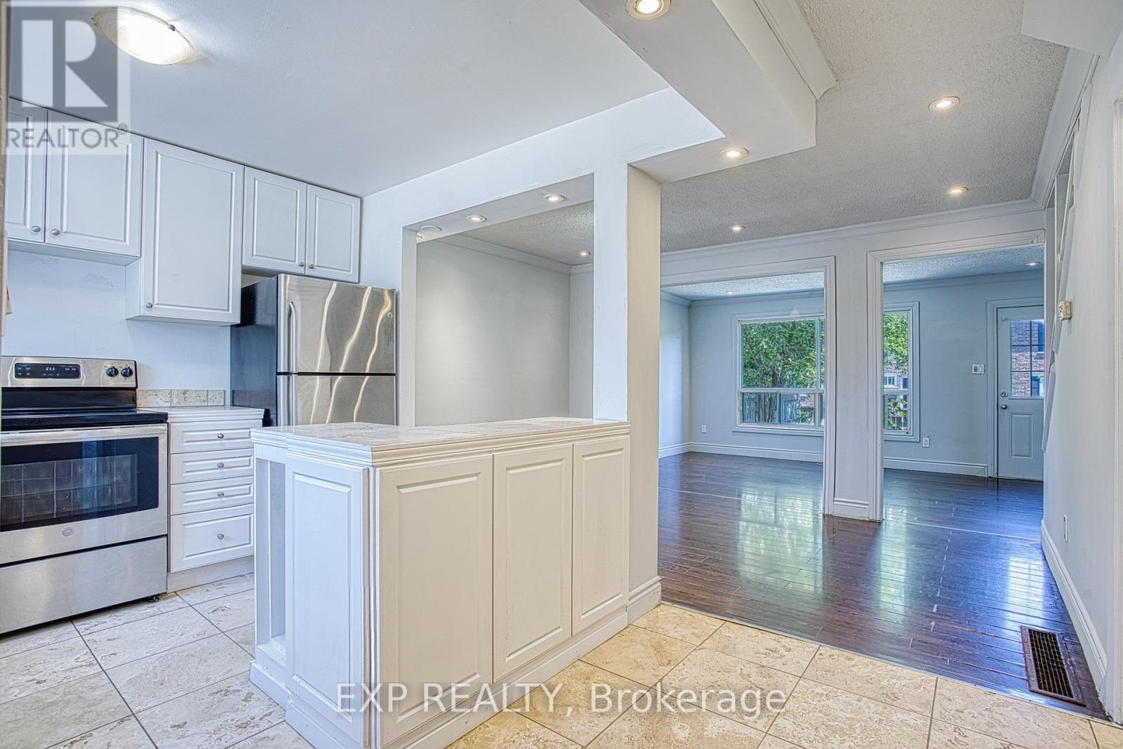 #85 75 BERKINDALE DRIVE - 7