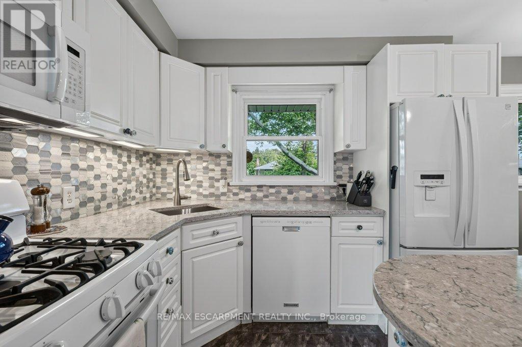 15 ROXANNE DRIVE - 14
