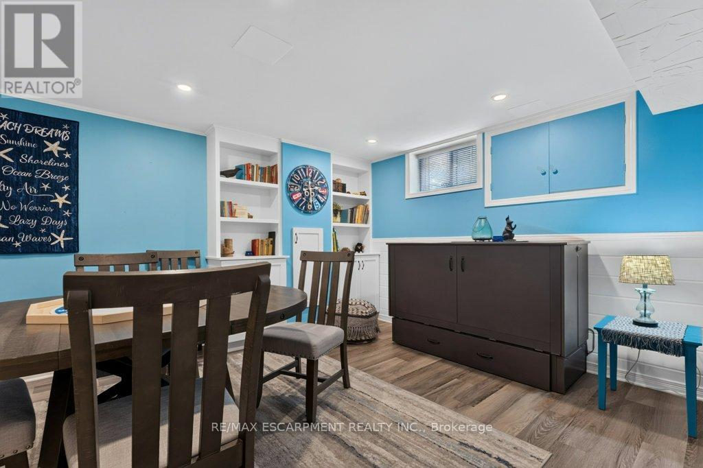 15 ROXANNE DRIVE - 21