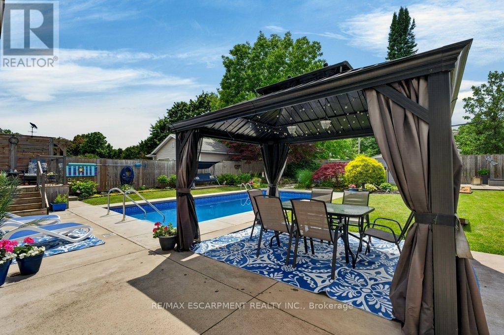 15 ROXANNE DRIVE - 24
