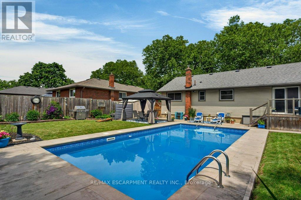 15 ROXANNE DRIVE - 34