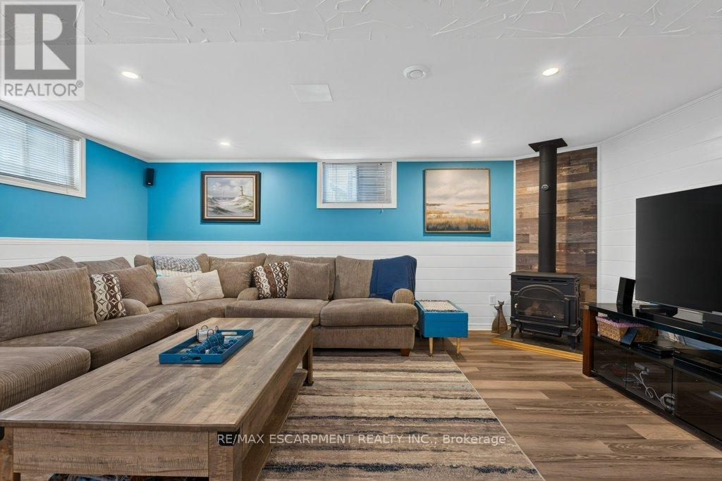 15 ROXANNE DRIVE - 8