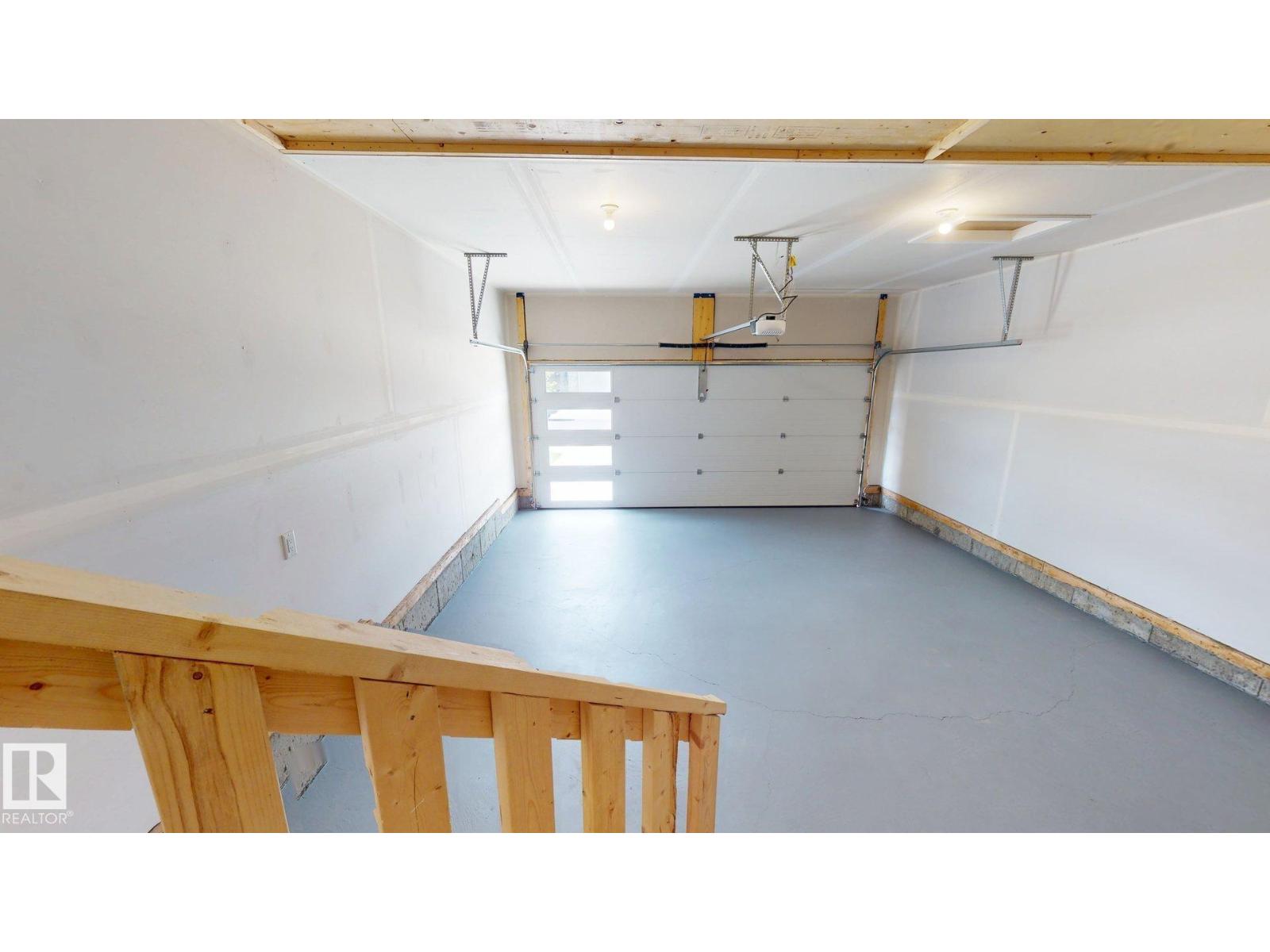 6404 27 AV SW - 22