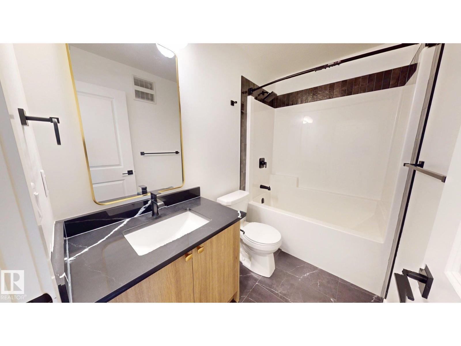 6404 27 AV SW - 15
