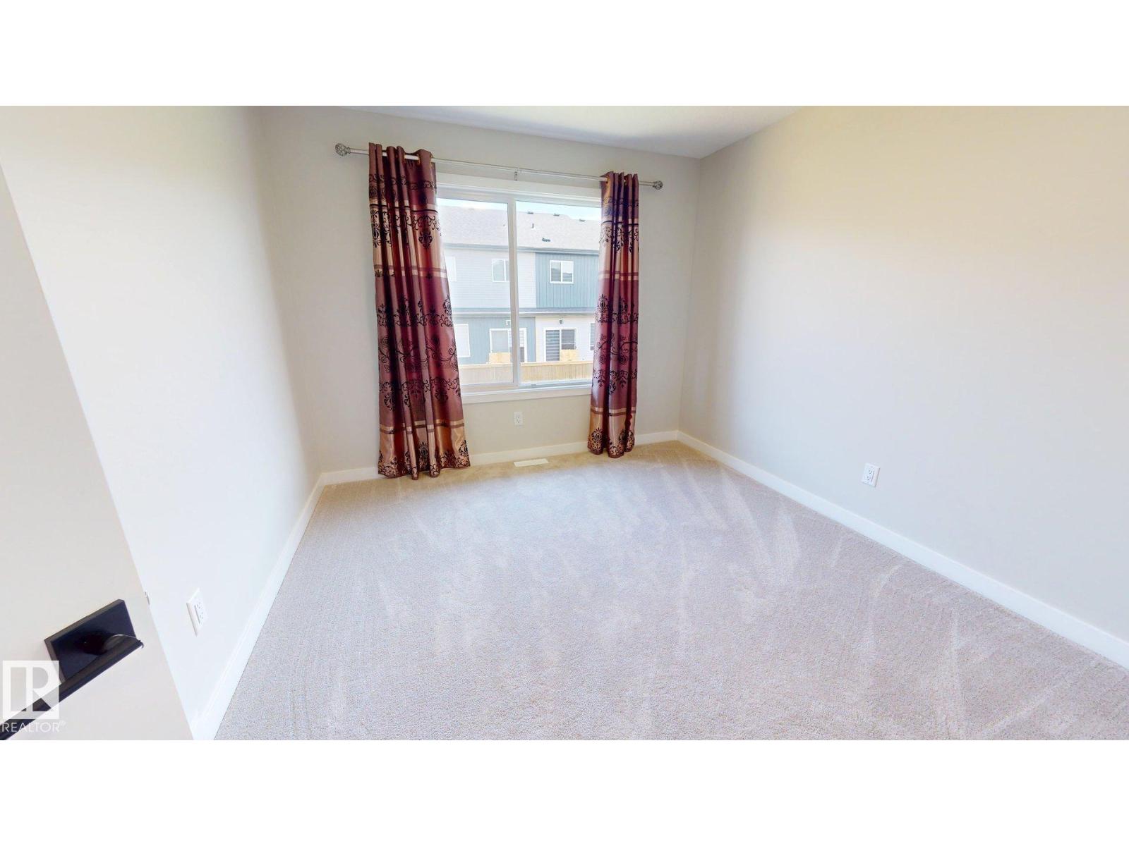 6404 27 AV SW - 13