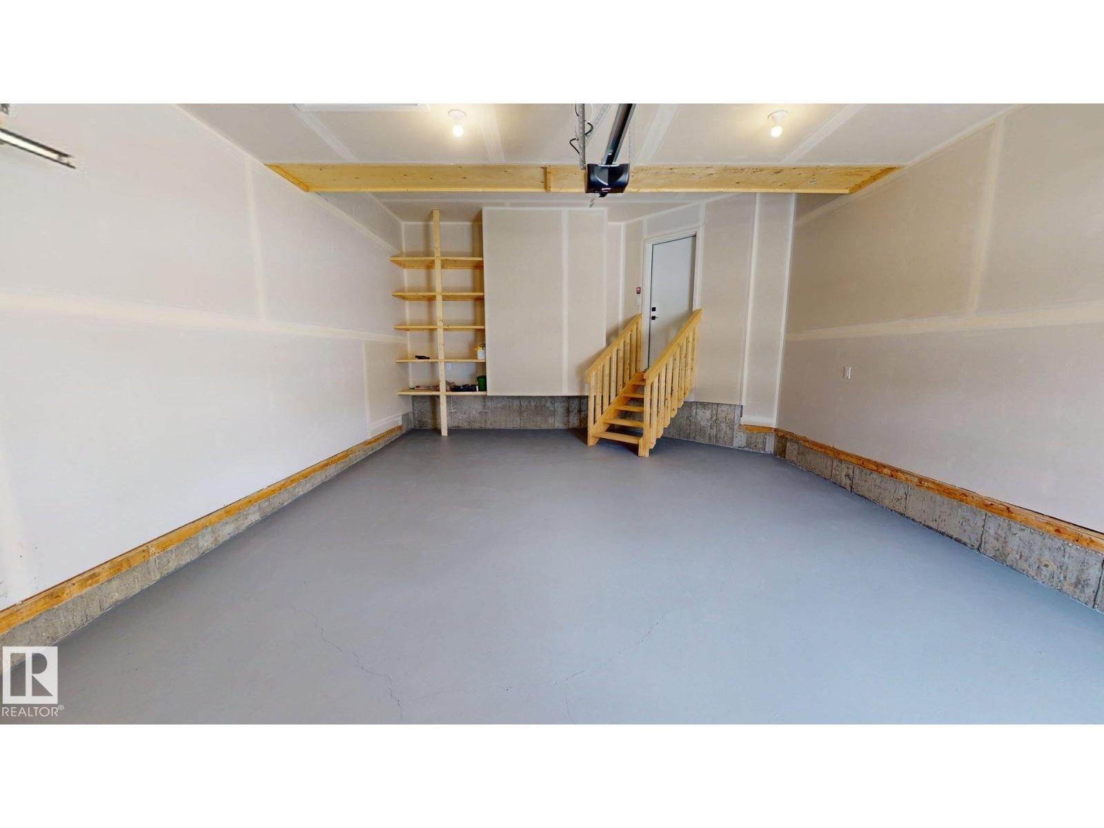 6404 27 AV SW - 23