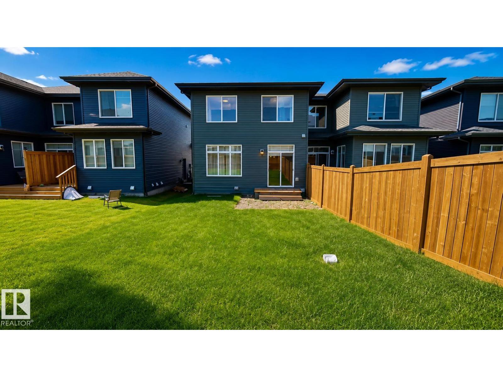 6404 27 AV SW - 25