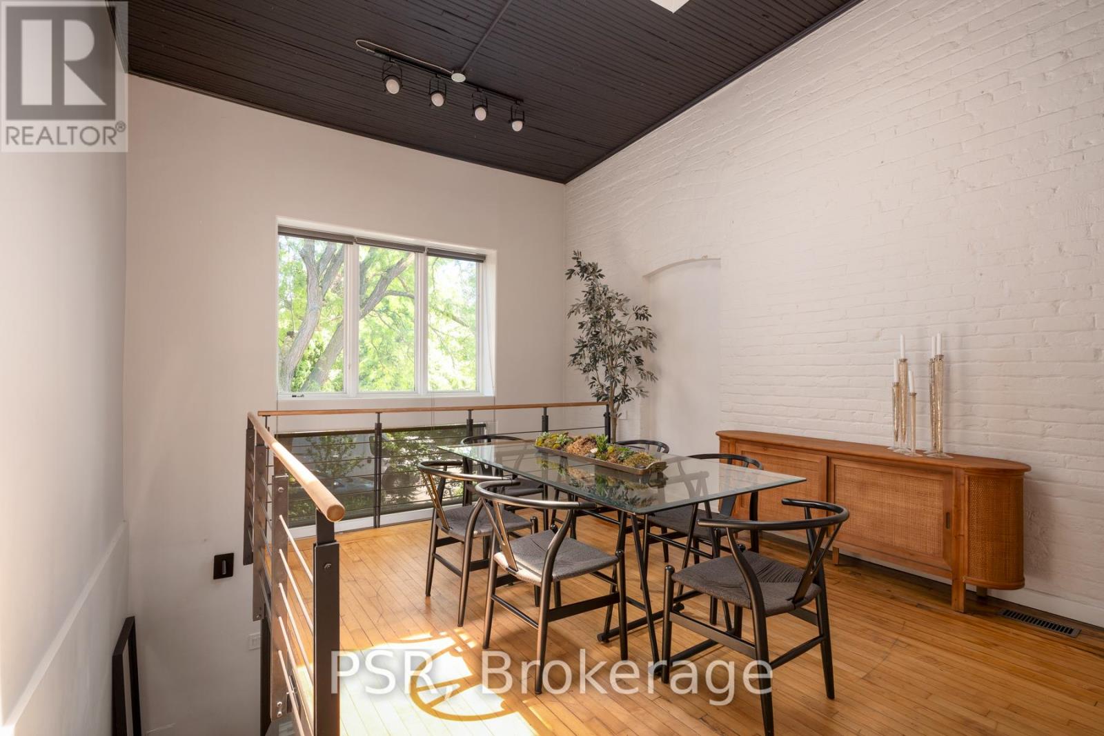 #8 20 BROCKTON AVENUE - 23
