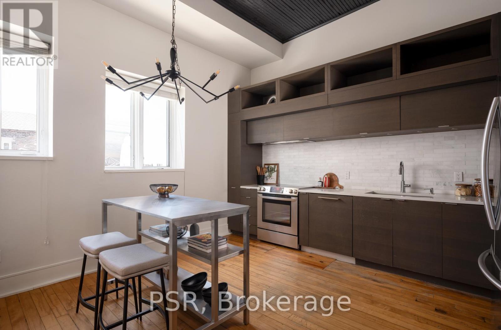 #8 20 BROCKTON AVENUE - 25