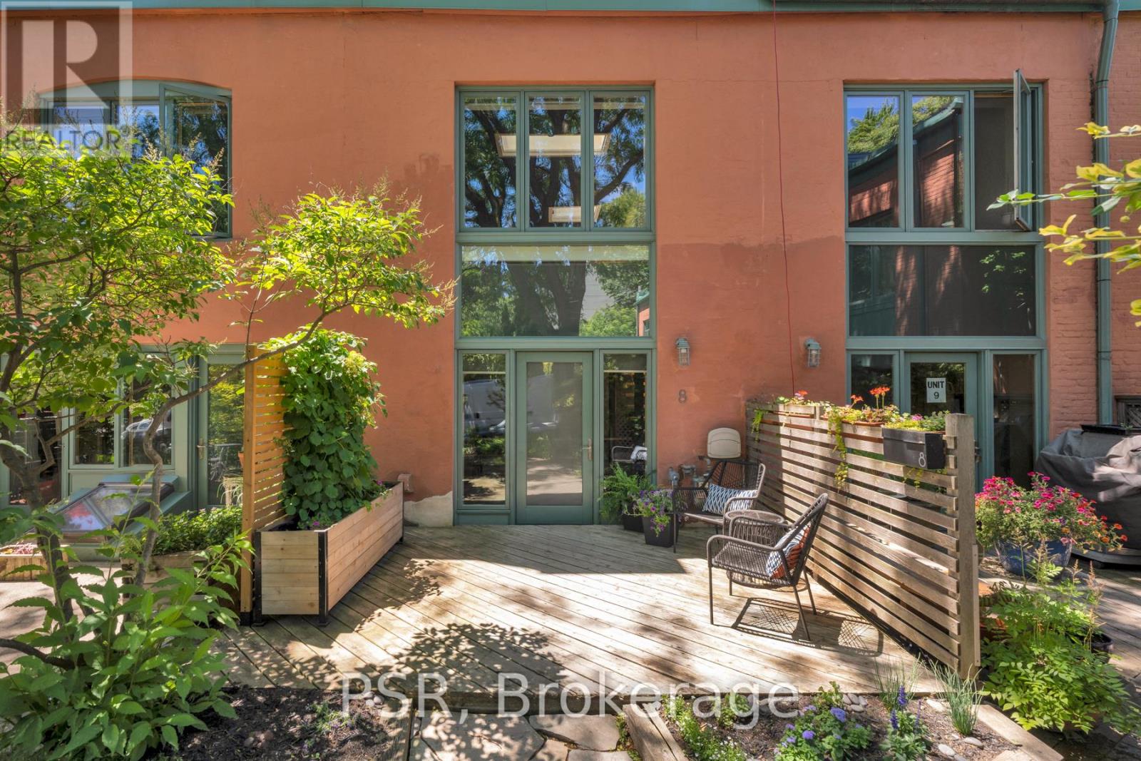 #8 20 BROCKTON AVENUE - 37