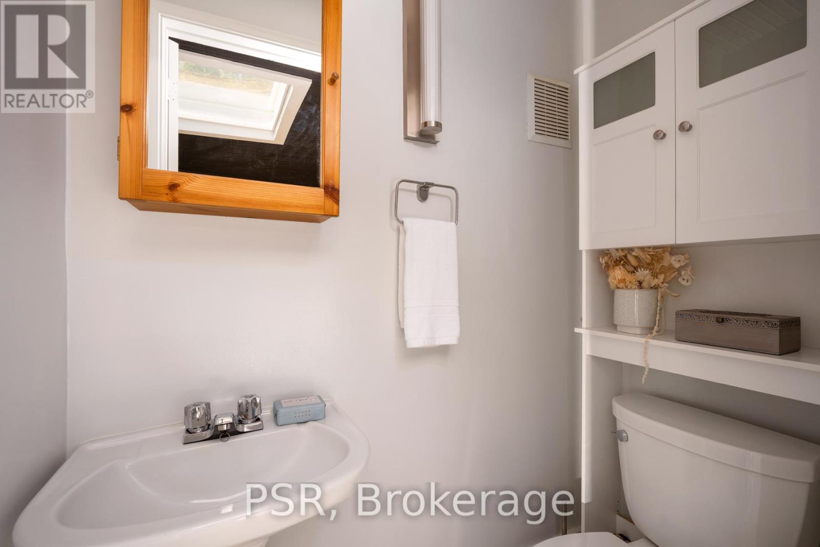 #8 20 BROCKTON AVENUE - 34