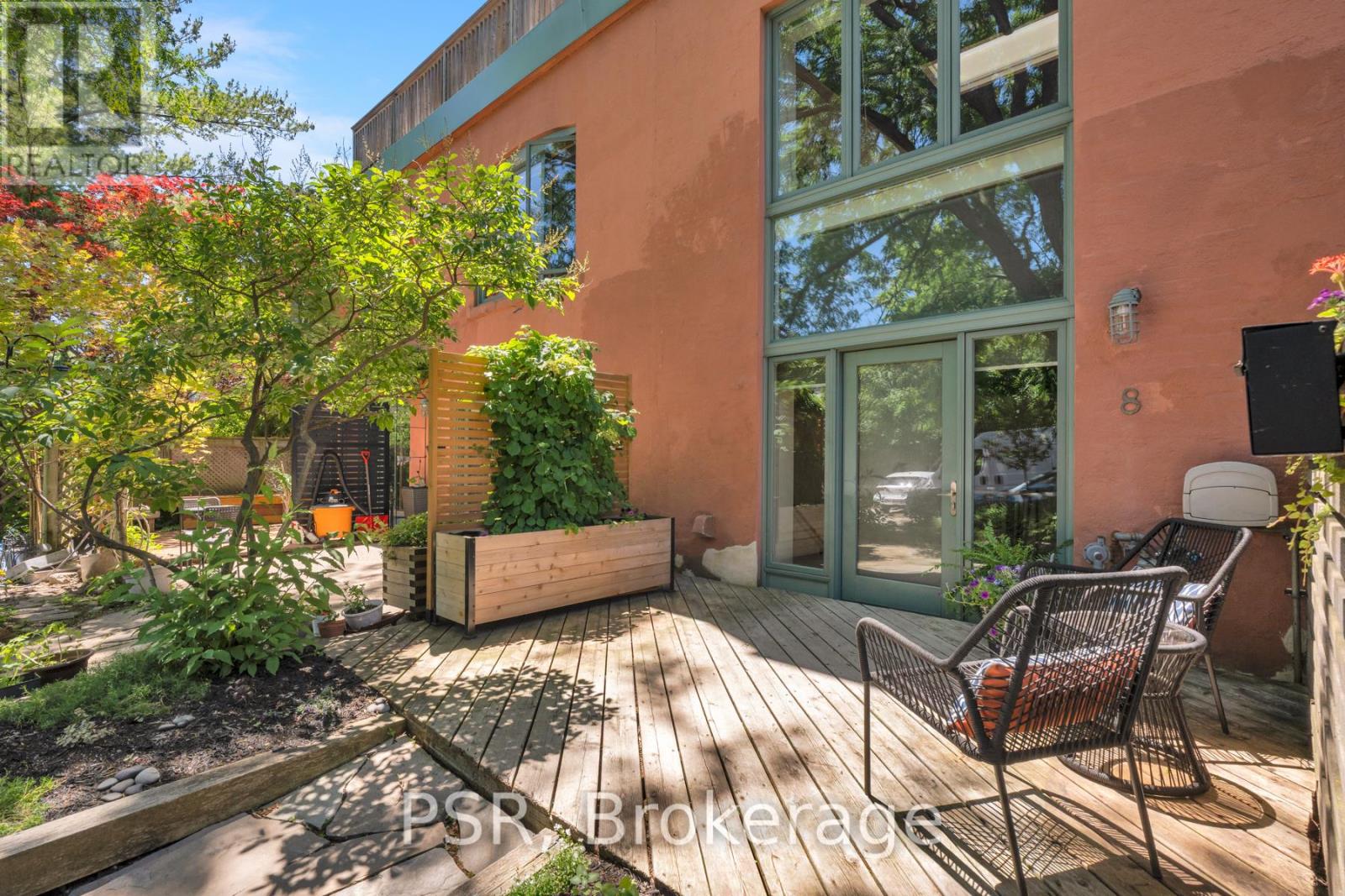 #8 20 BROCKTON AVENUE - 39