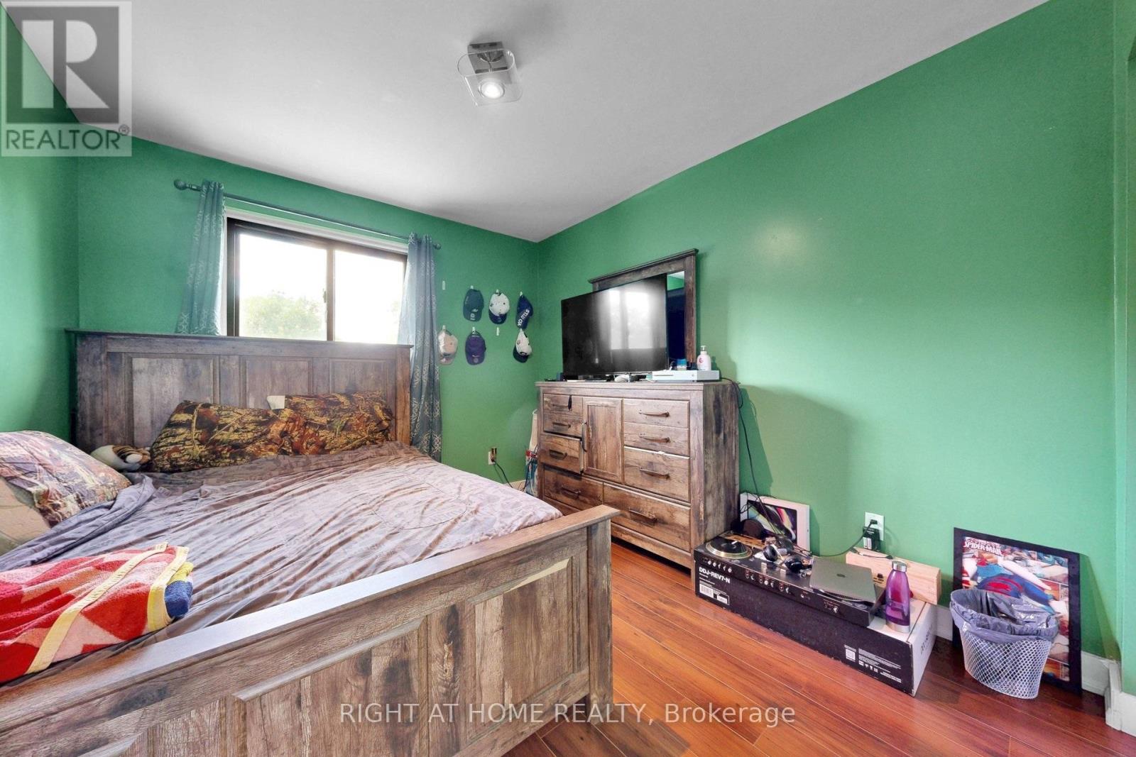 41 FLAMINGO CRESCENT - 25