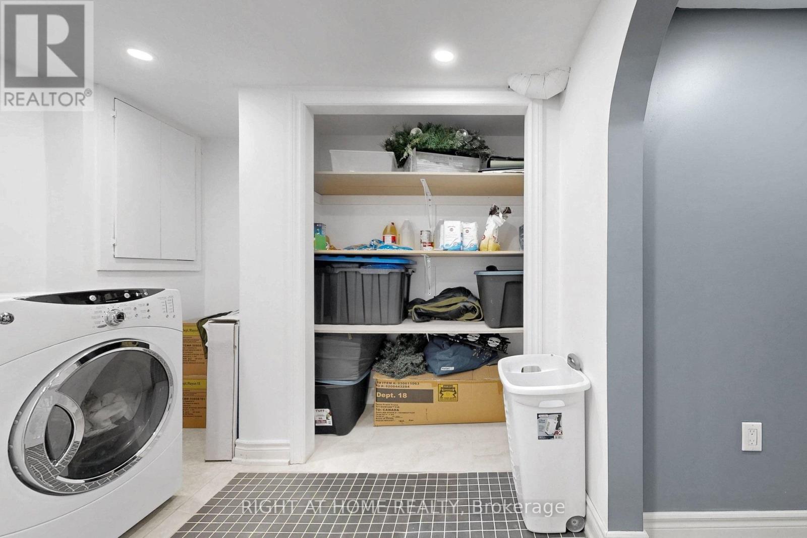 41 FLAMINGO CRESCENT - 30