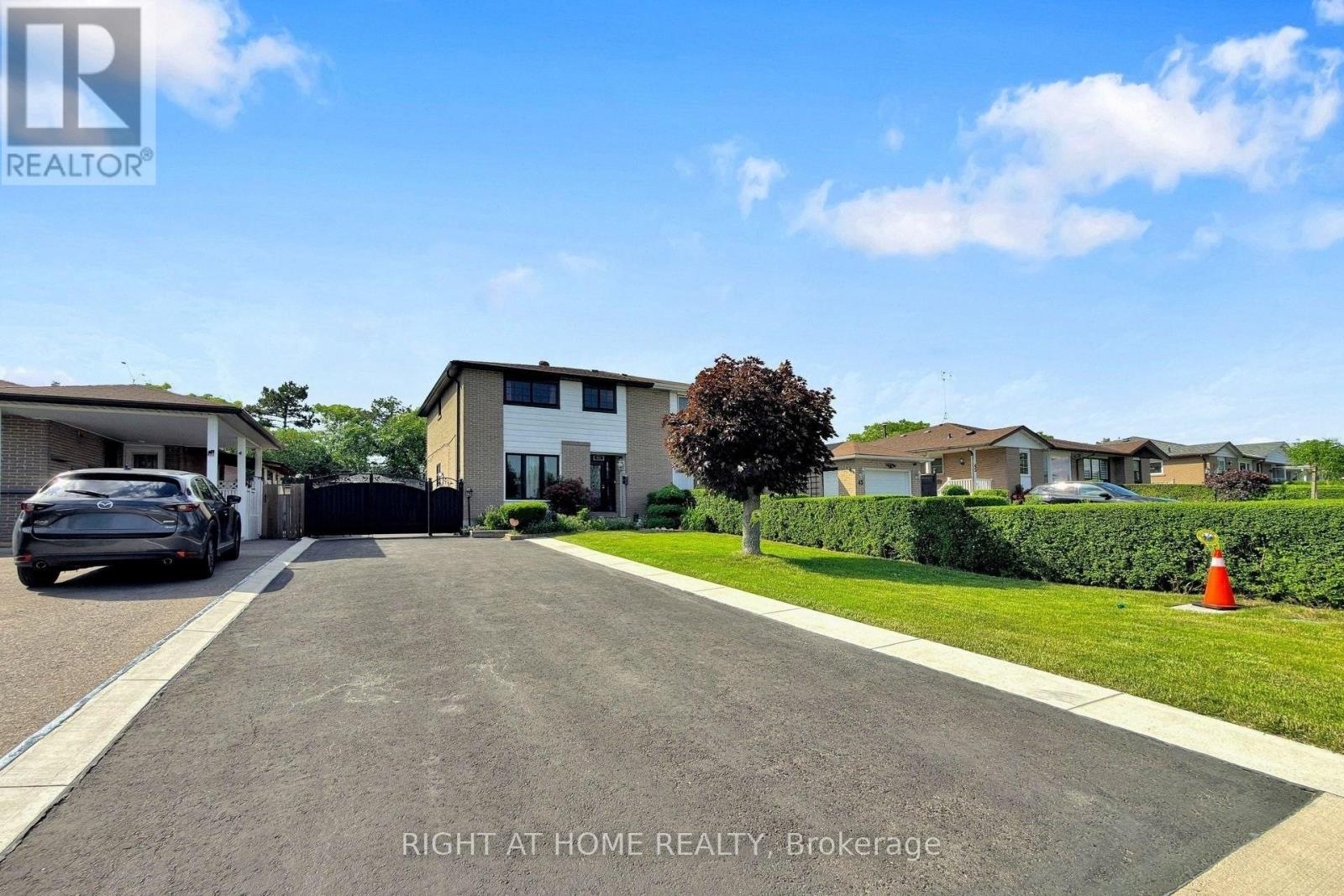 41 FLAMINGO CRESCENT - 43