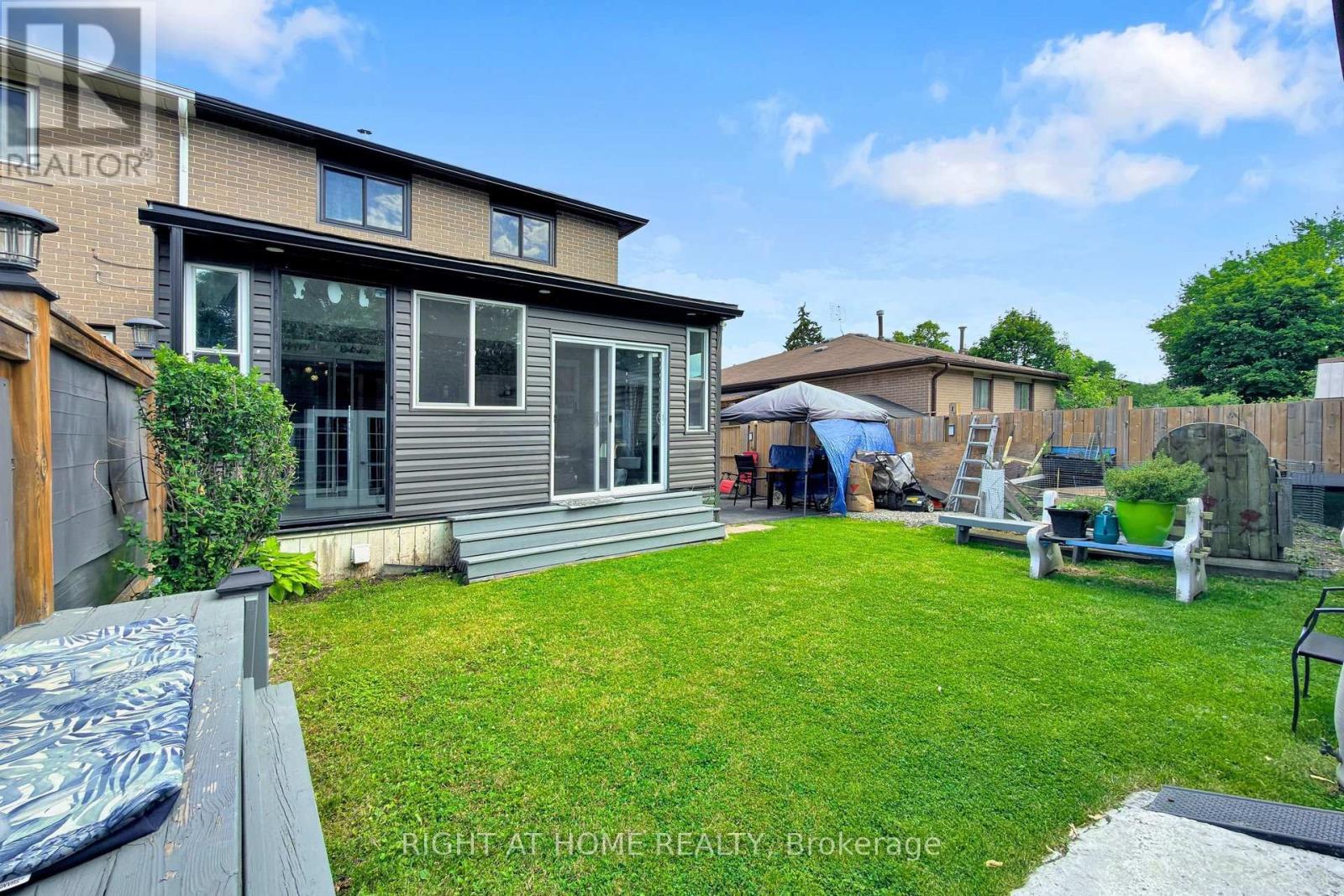 41 FLAMINGO CRESCENT - 40