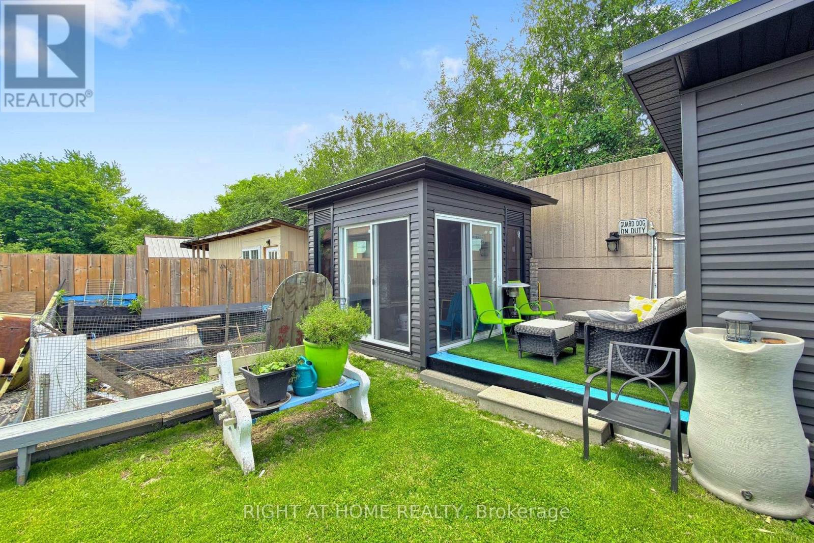 41 FLAMINGO CRESCENT - 38