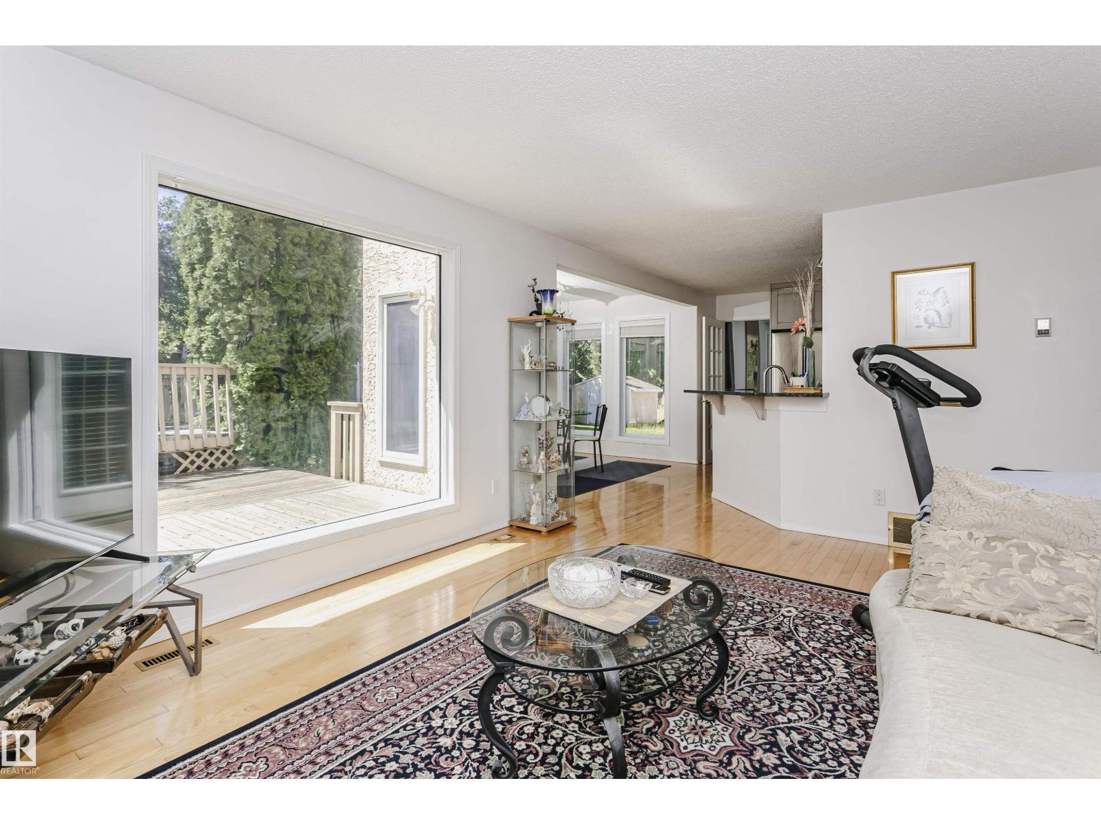 11023 11A AV NW - 19