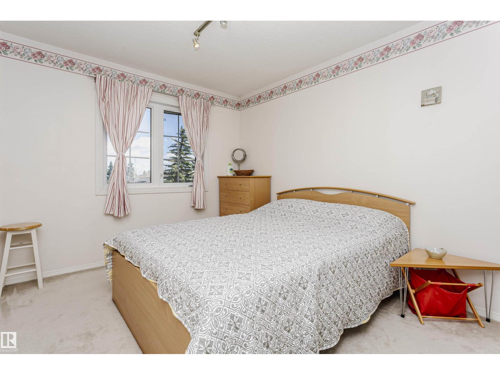 11023 11A AV NW - 22
