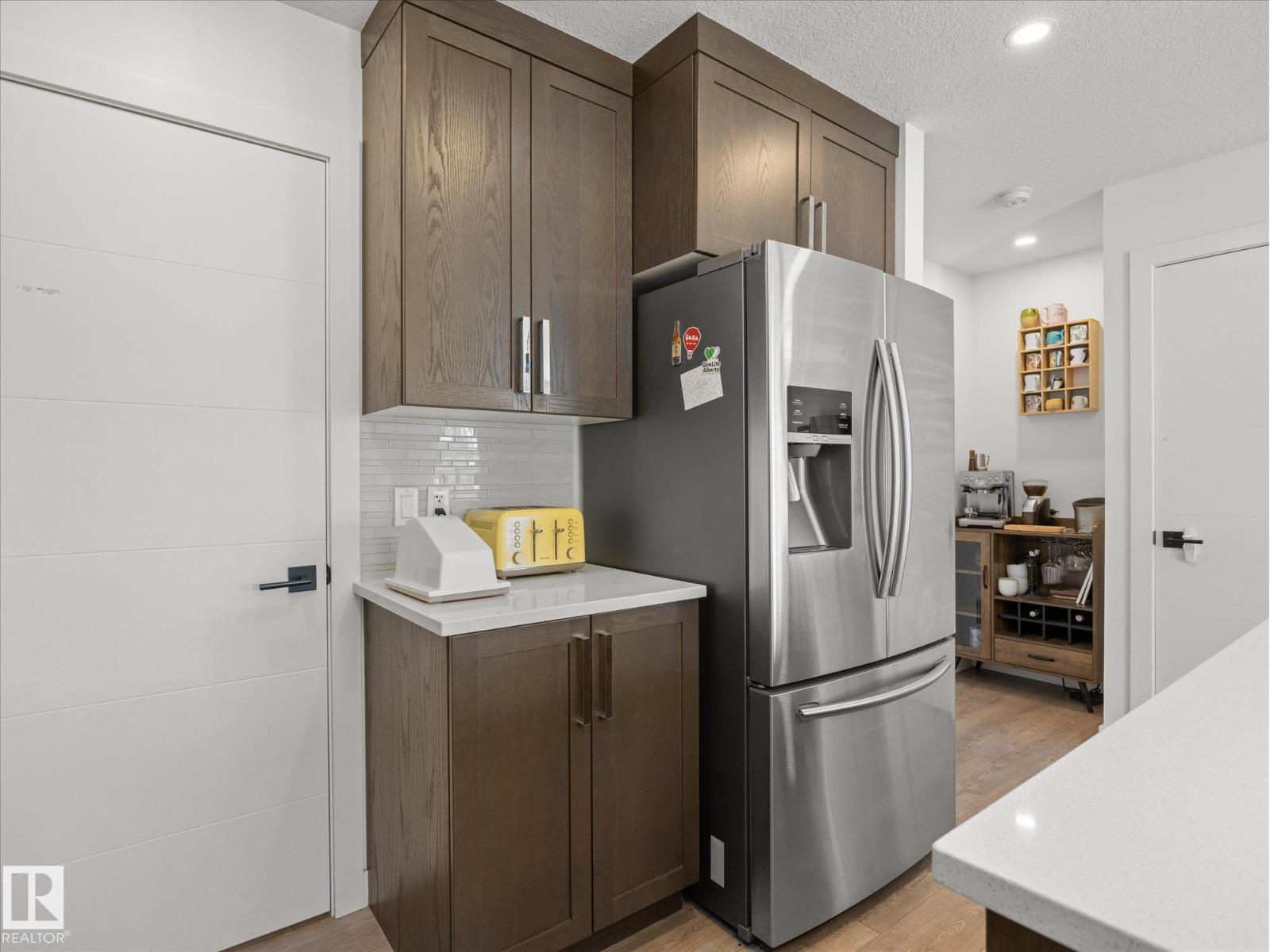 20935 95 AV NW - 11