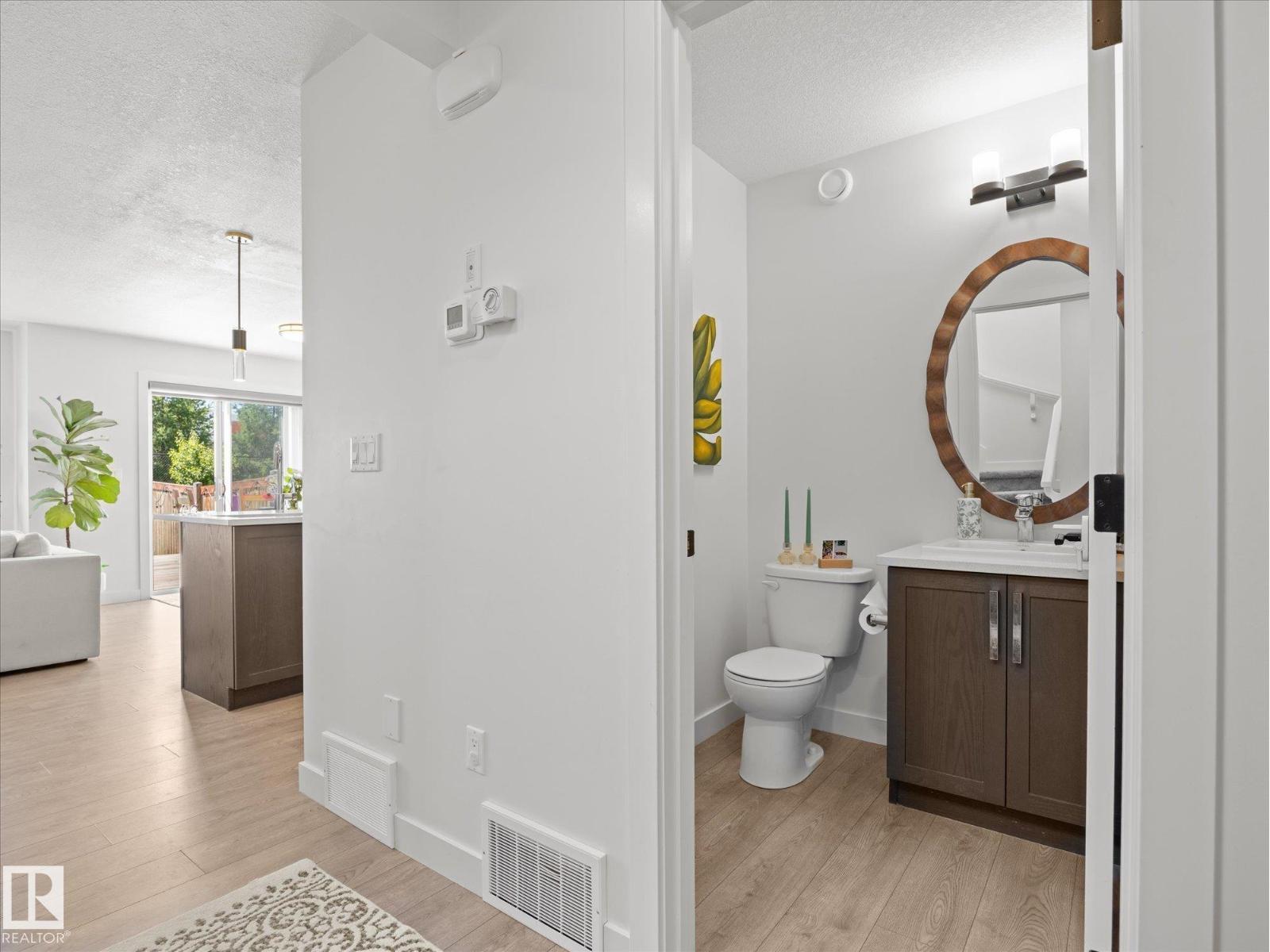 20935 95 AV NW - 5