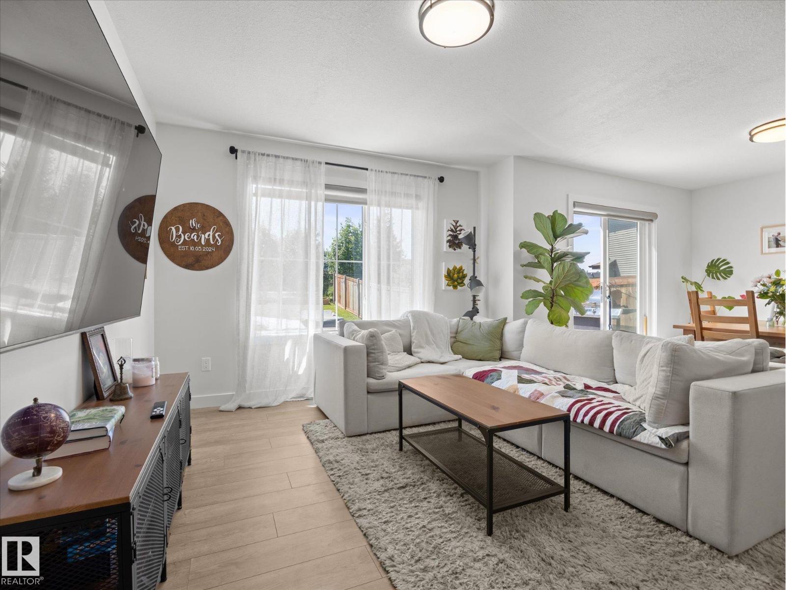20935 95 AV NW - 8