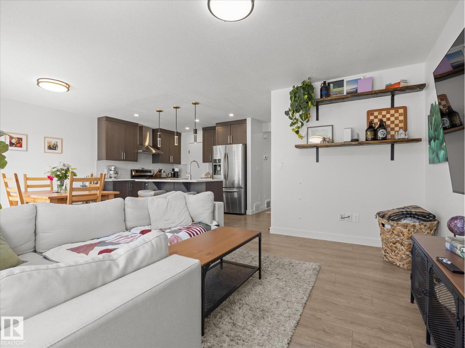 20935 95 AV NW - 9