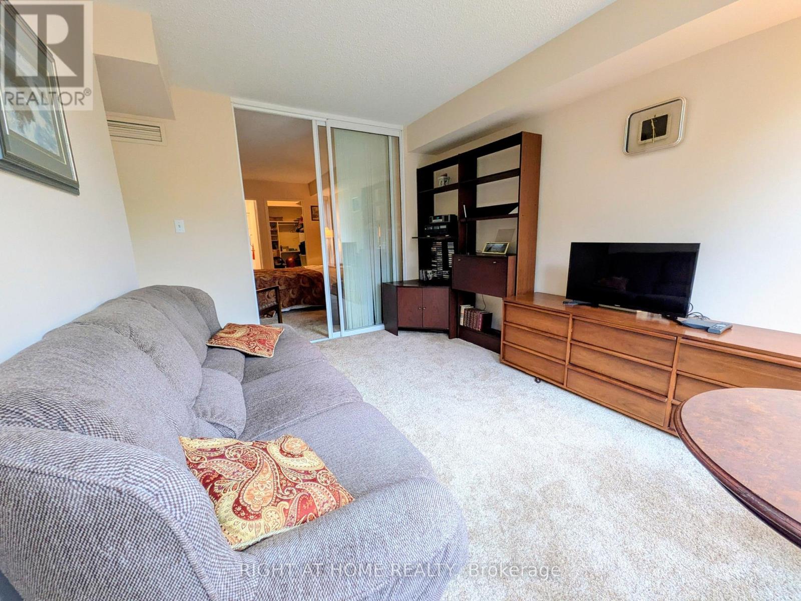 #226 1880 VALLEY FARM ROAD - 18