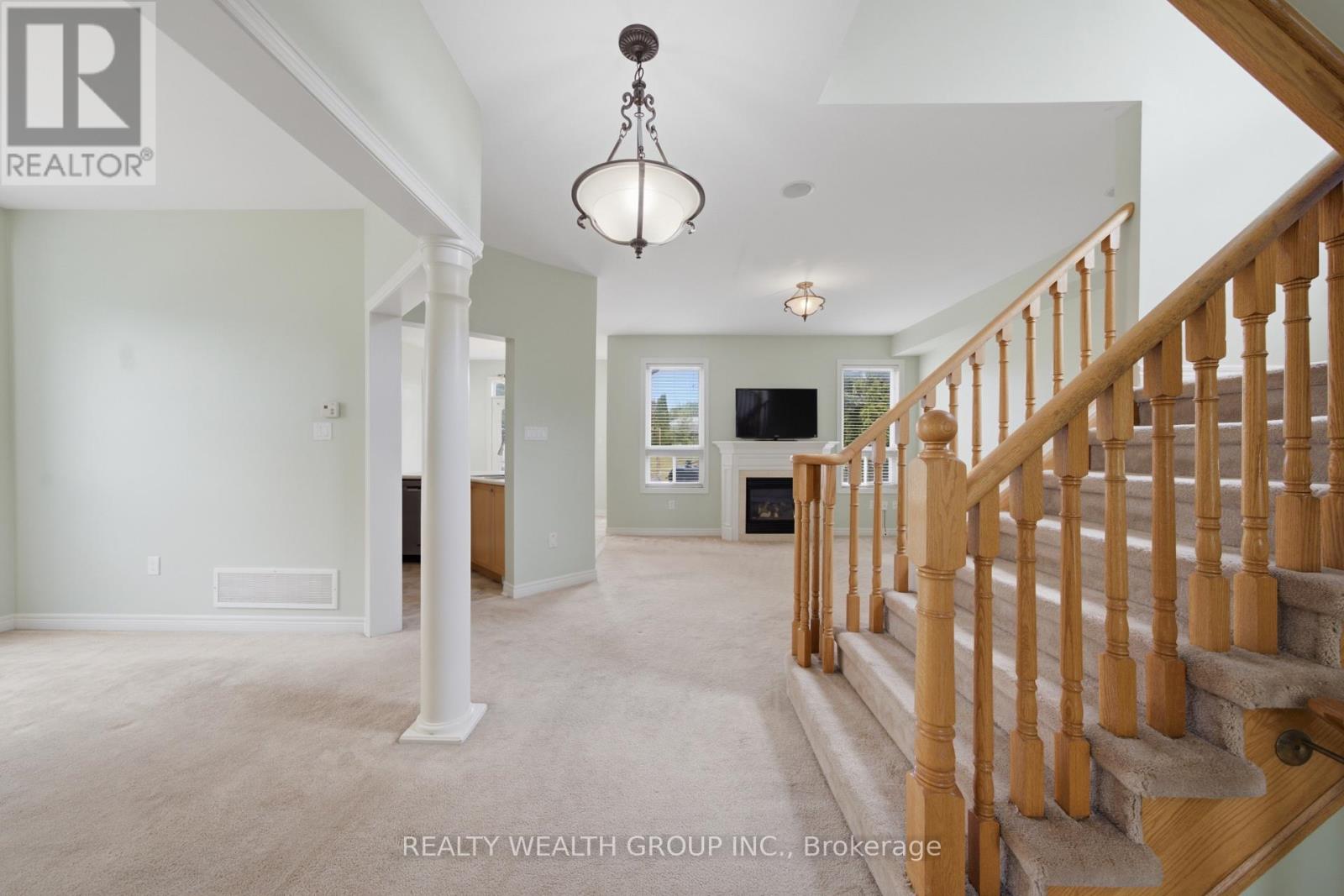 3 QUEENSPLATE DRIVE - 12