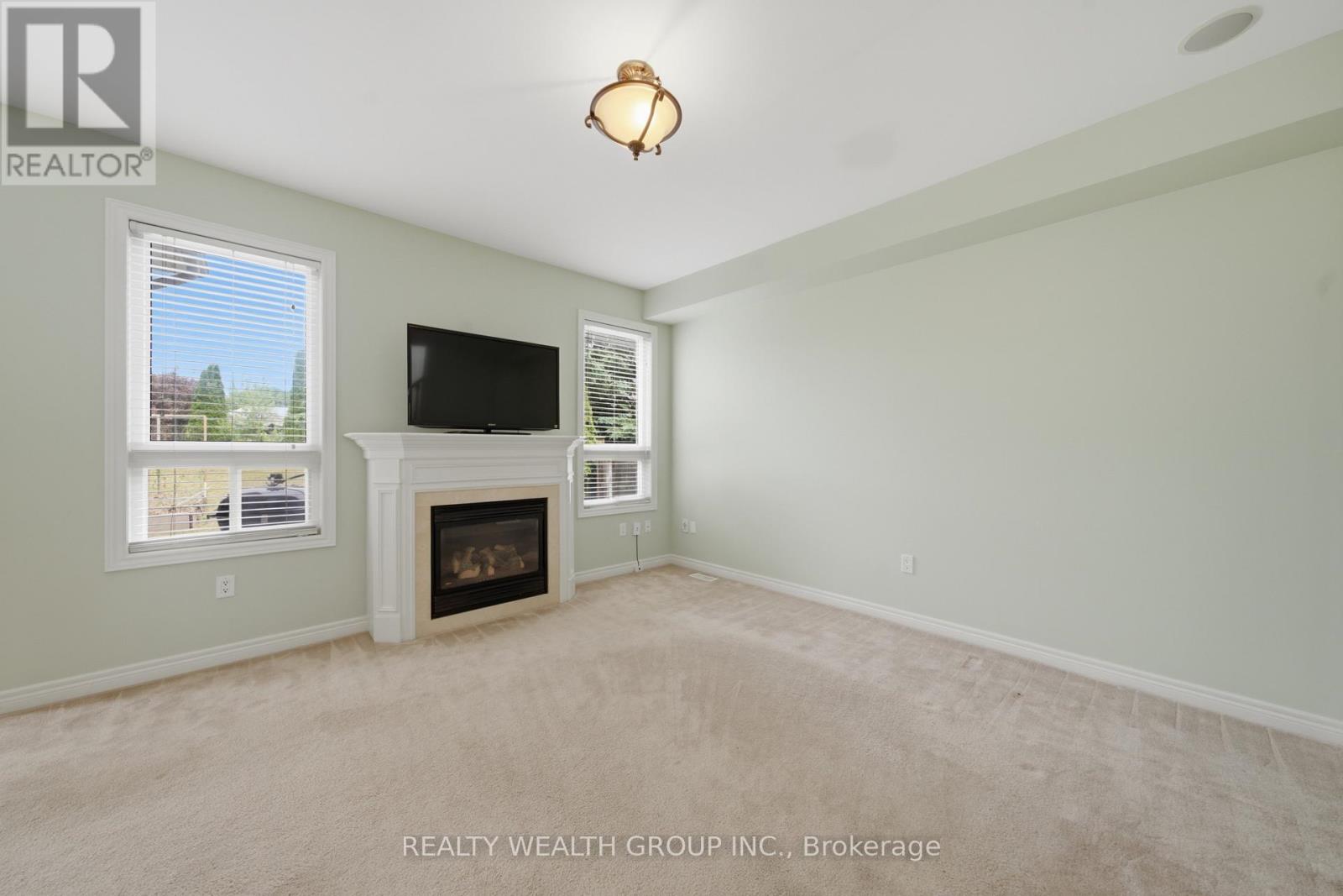 3 QUEENSPLATE DRIVE - 13