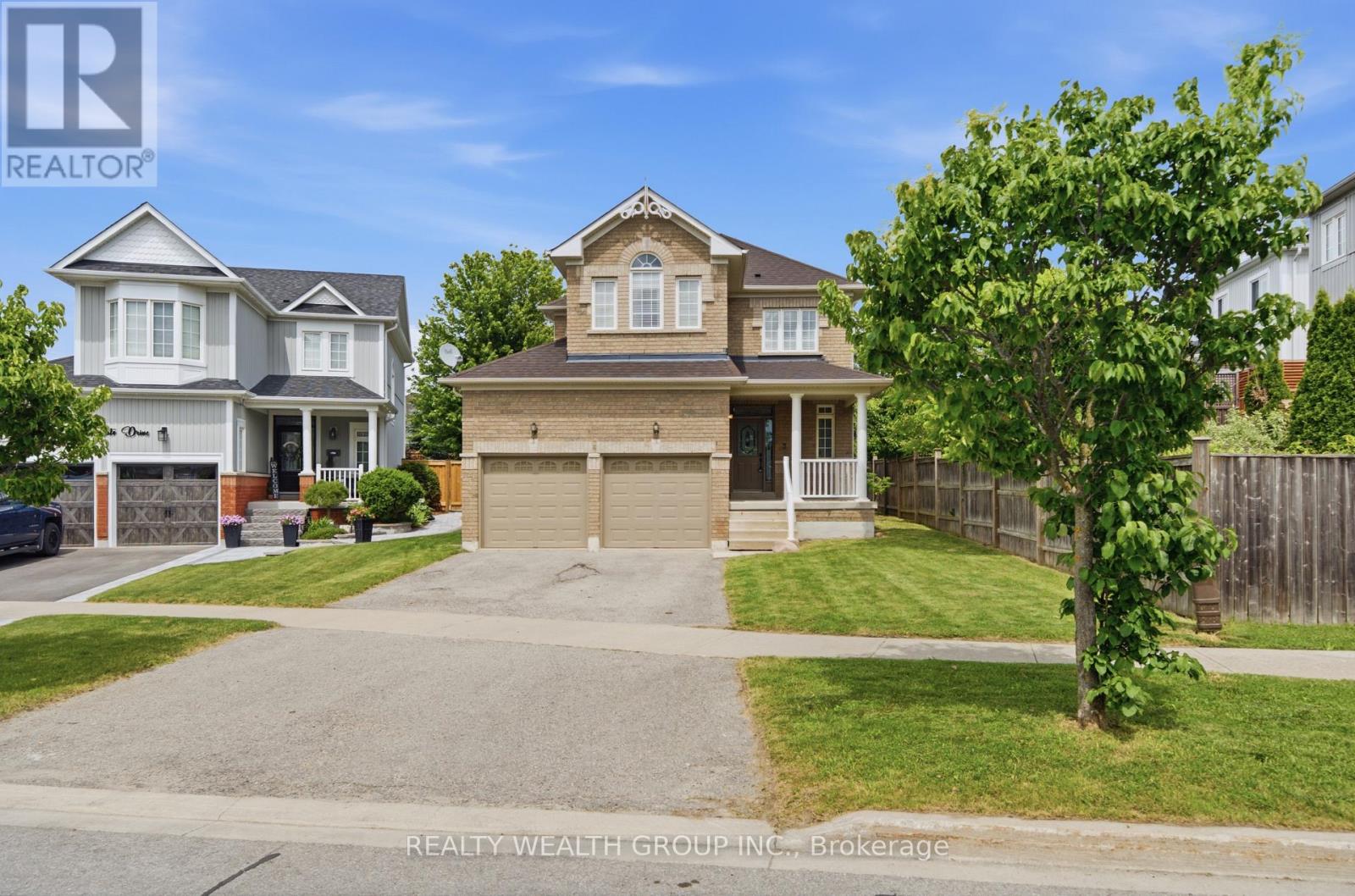 3 QUEENSPLATE DRIVE - 2