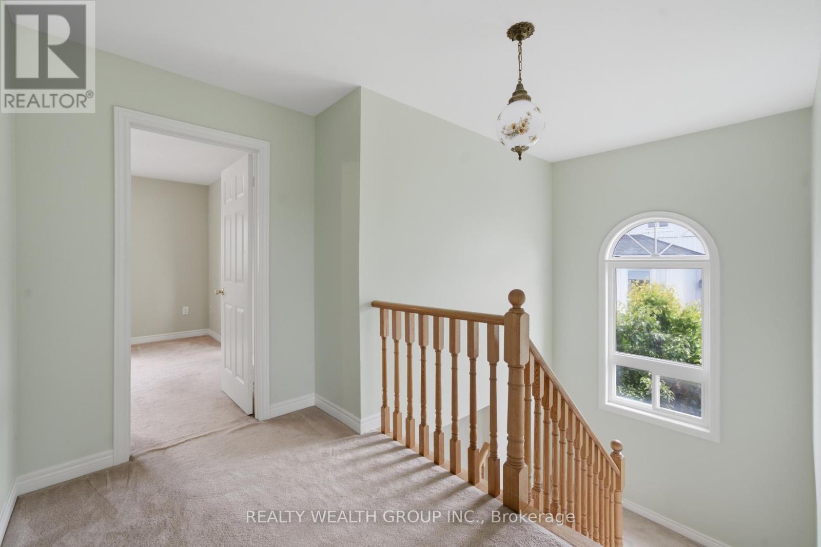 3 QUEENSPLATE DRIVE - 27