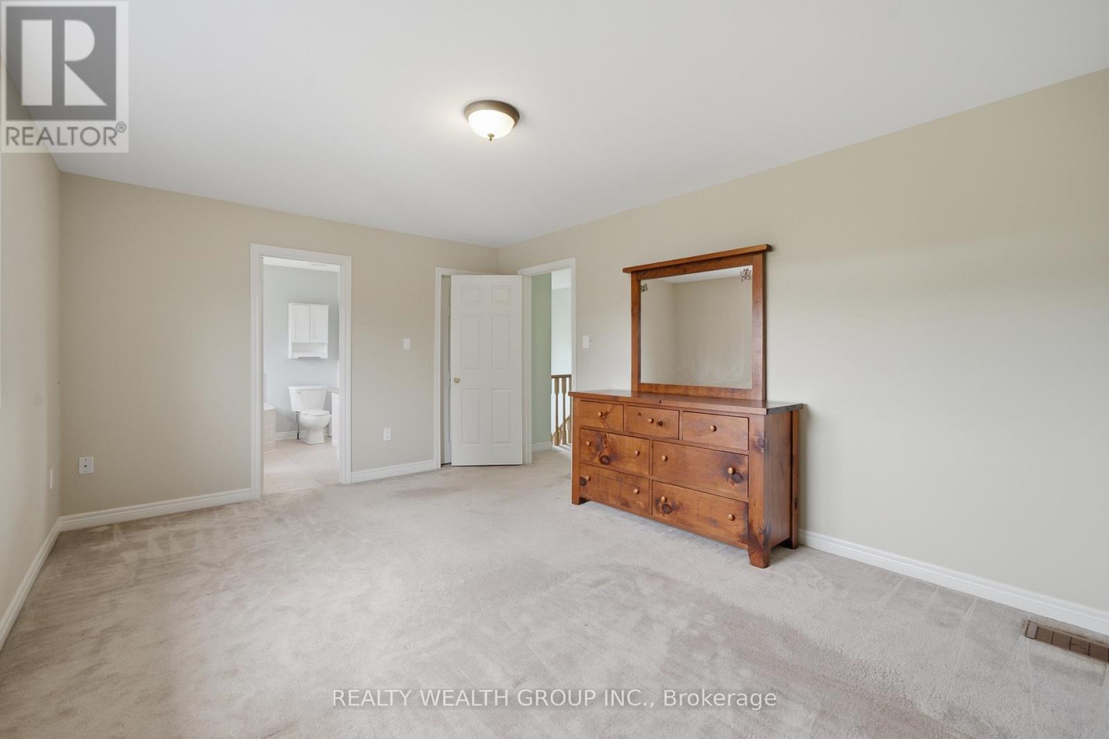 3 QUEENSPLATE DRIVE - 29