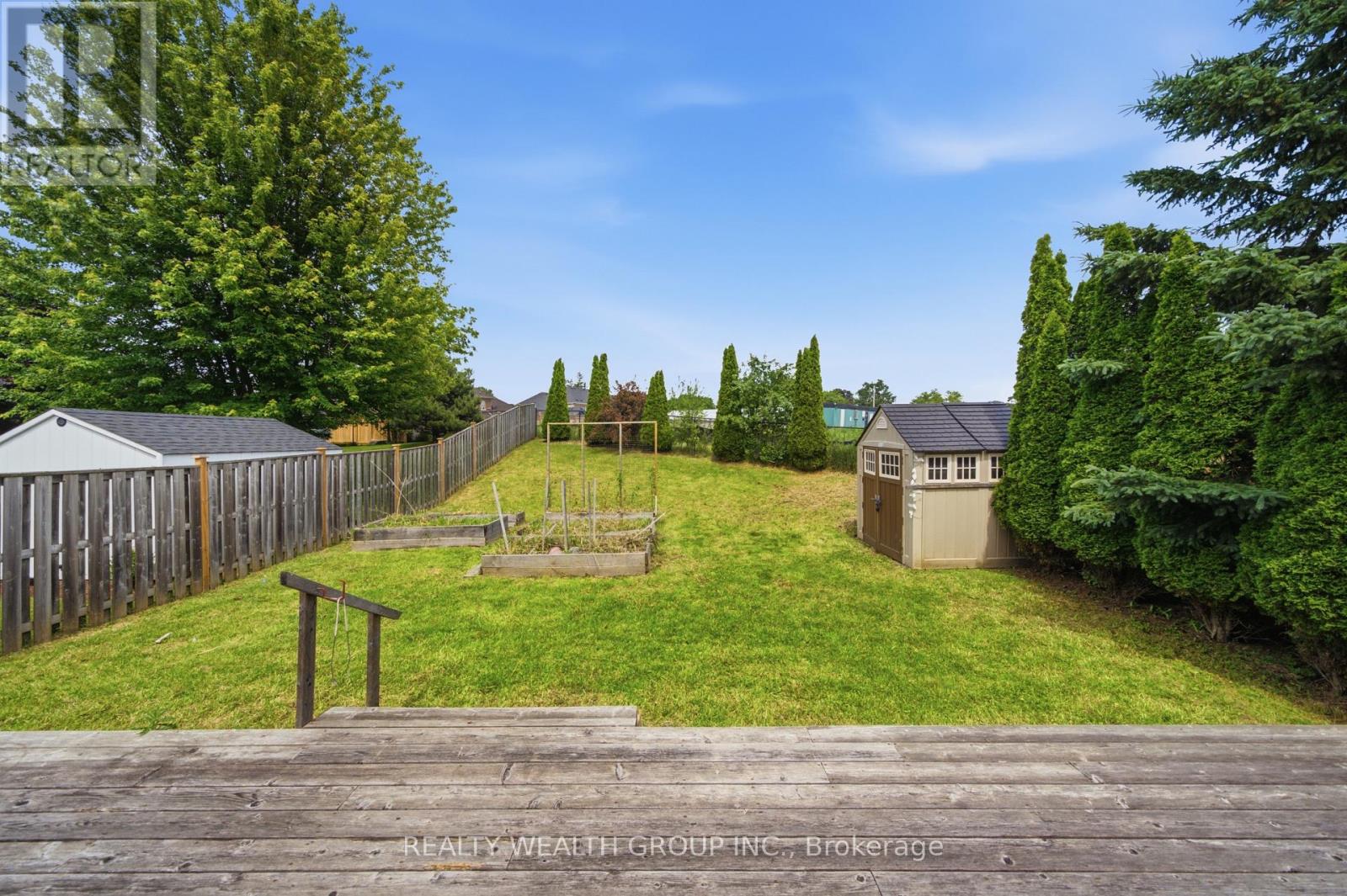 3 QUEENSPLATE DRIVE - 39