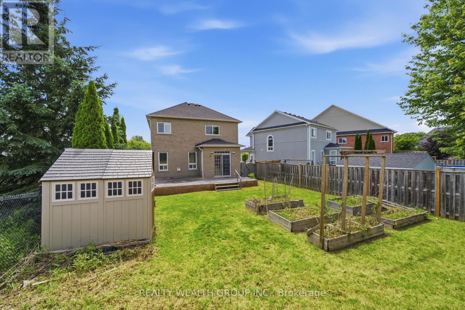 3 QUEENSPLATE DRIVE - 40